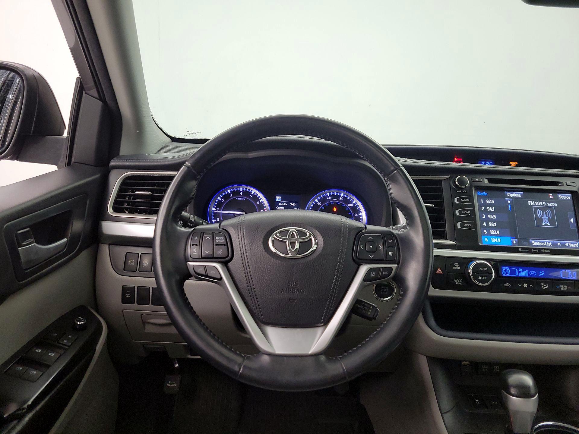 Thumbnail: 2018 Toyota Highlander - 10