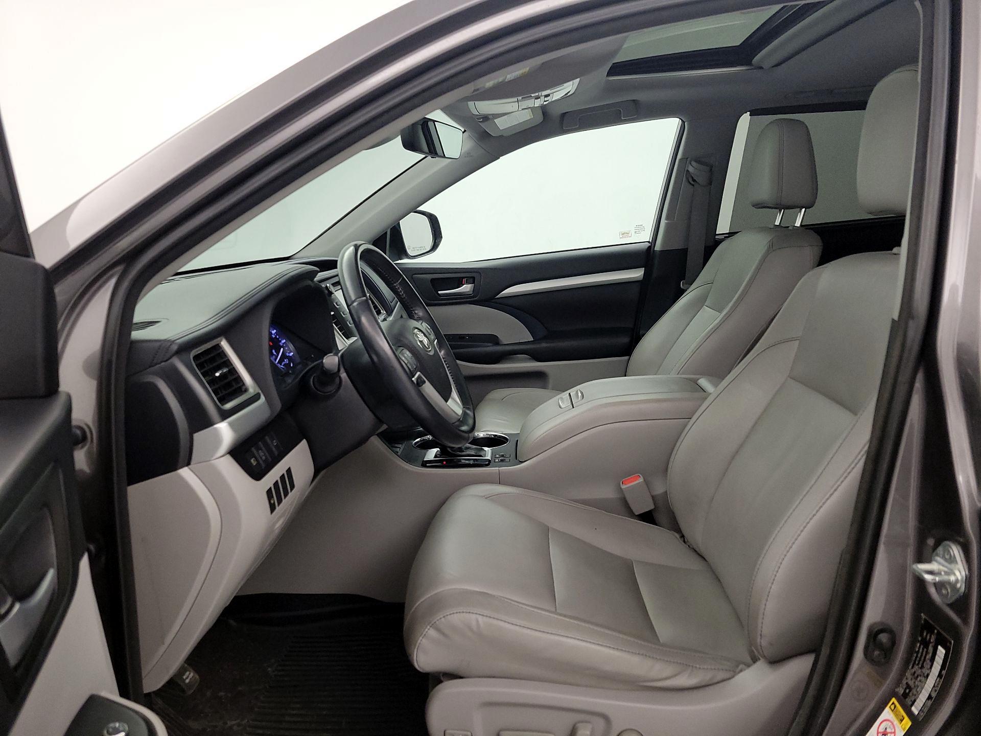 Thumbnail: 2018 Toyota Highlander - 11