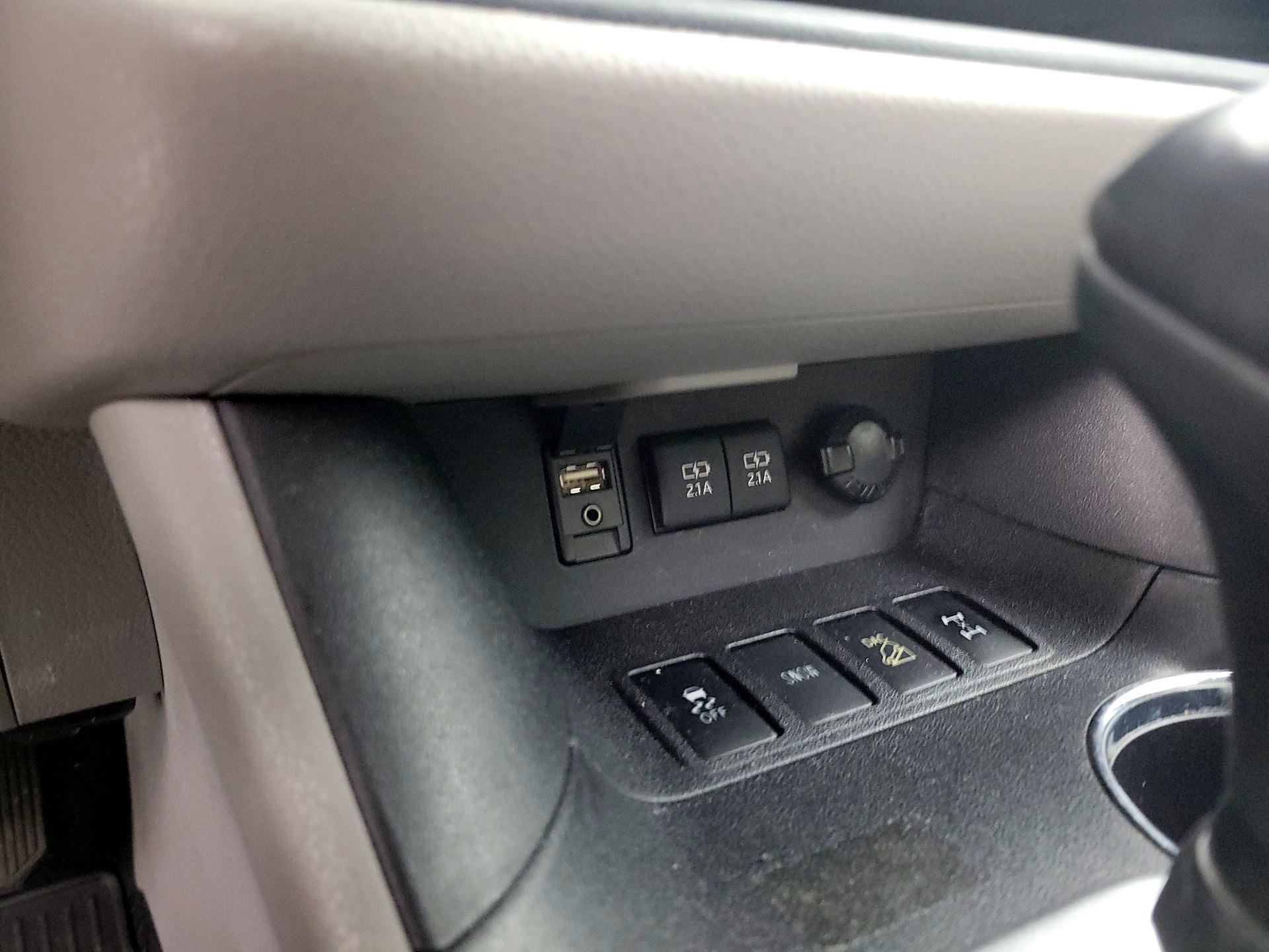 Thumbnail: 2018 Toyota Highlander - 18