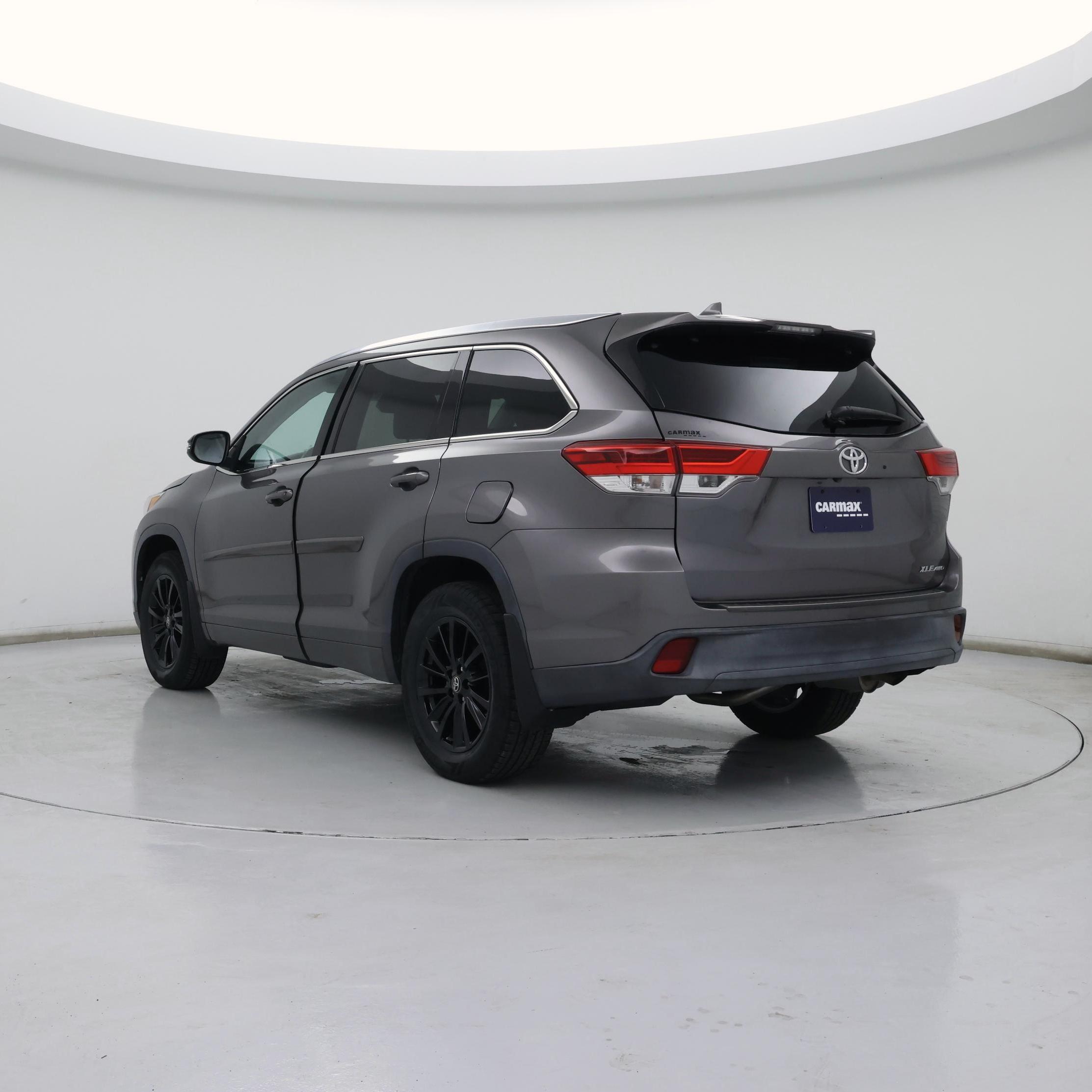 Thumbnail: 2018 Toyota Highlander - 2
