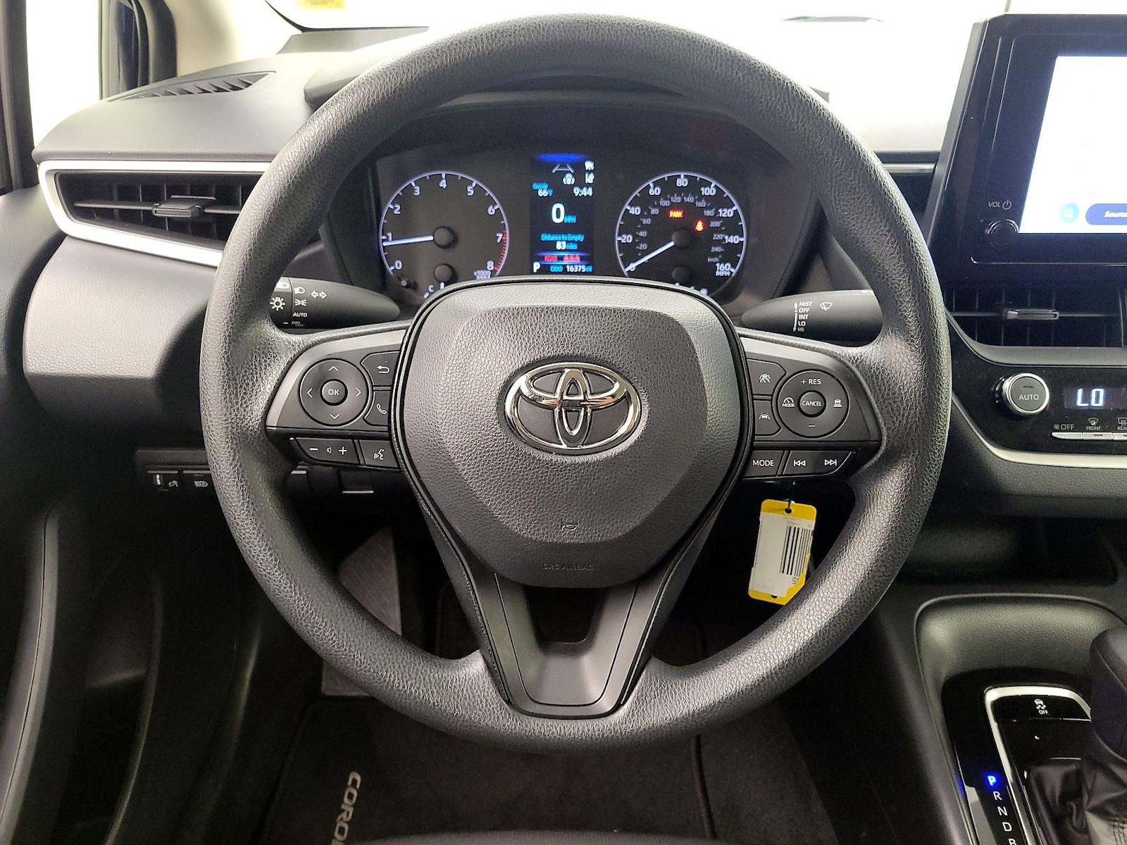 2023 Toyota Corolla LE - Photo 11