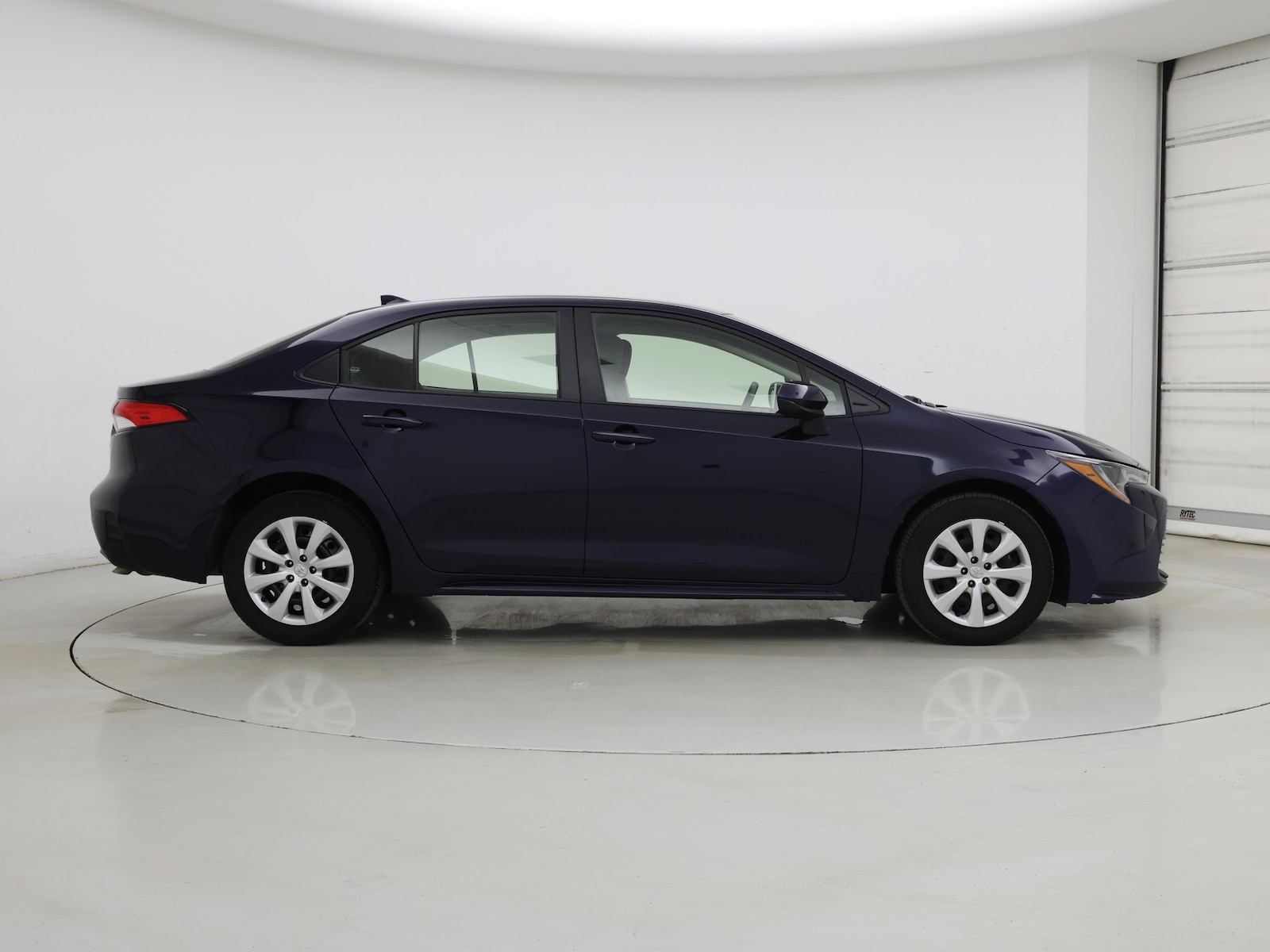 2023 Toyota Corolla LE - Photo 8