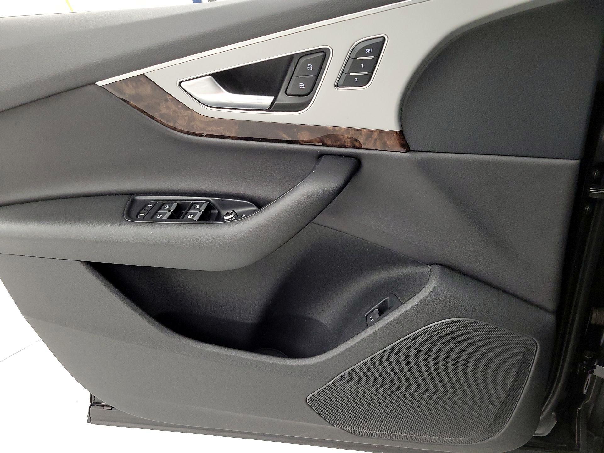 Thumbnail: 2017 Audi Q7 - 12