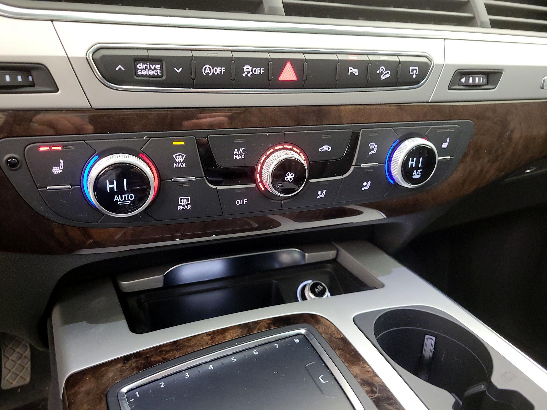 Thumbnail: 2017 Audi Q7 - 17