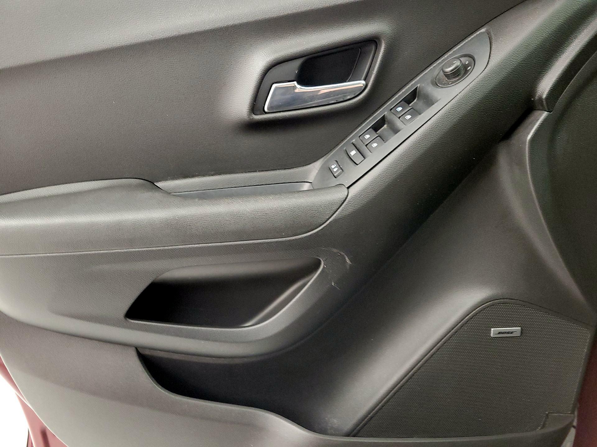 Thumbnail: 2016 Chevrolet Trax - 12