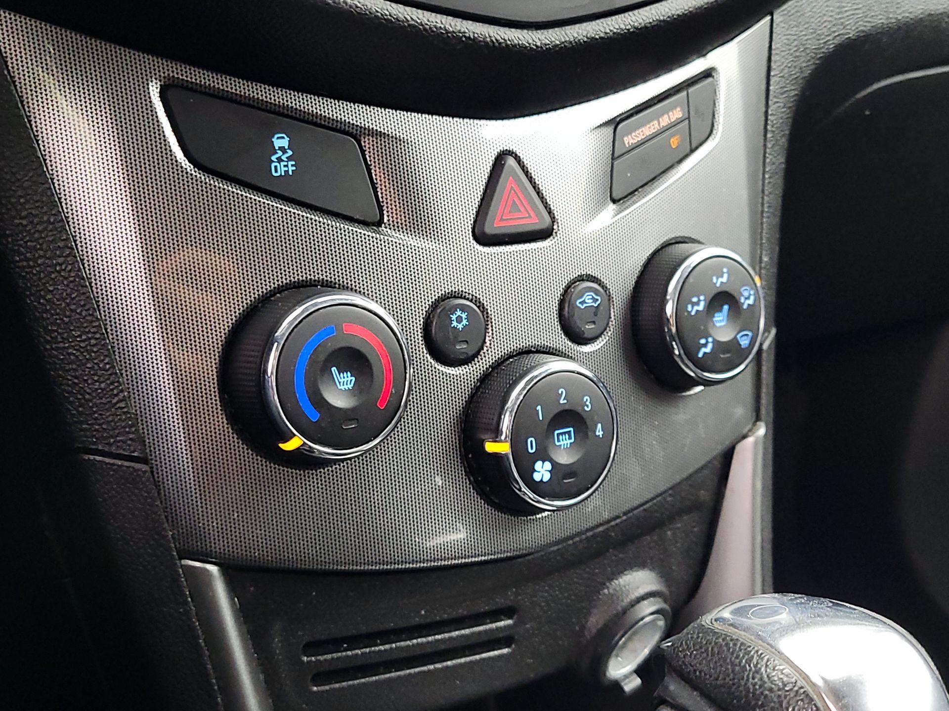 Thumbnail: 2016 Chevrolet Trax - 16