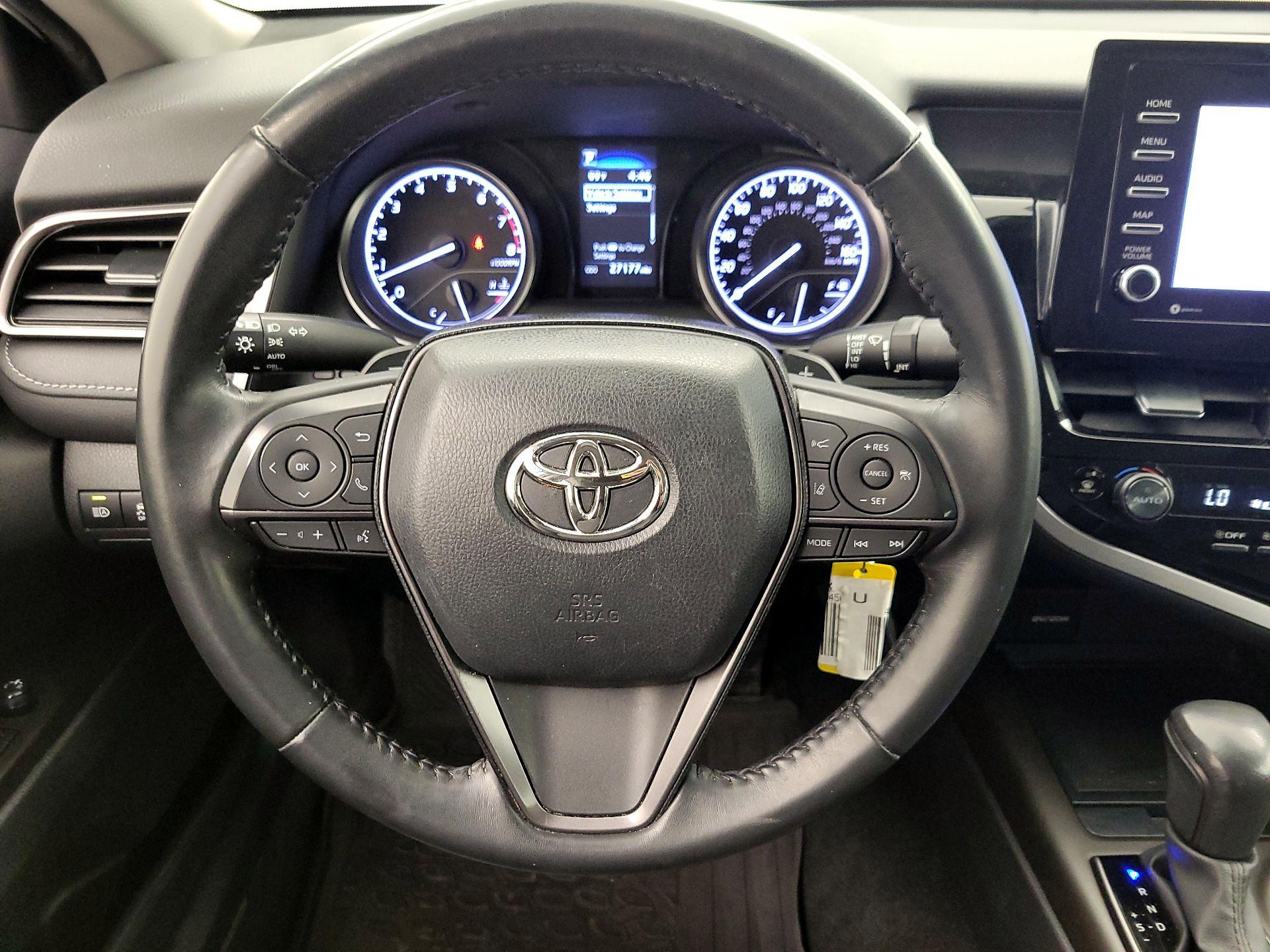 Thumbnail: 2023 Toyota Camry - 10