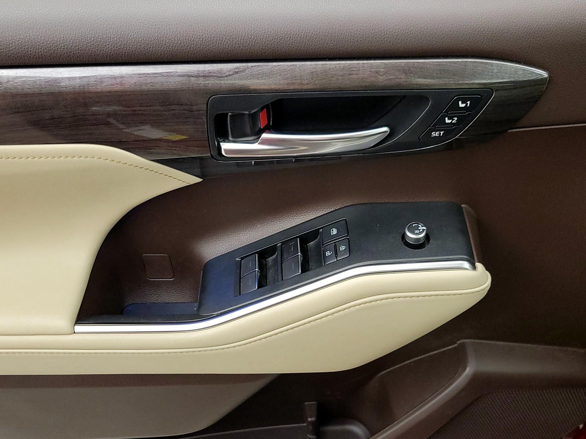 Thumbnail: 2021 Toyota Highlander - 12