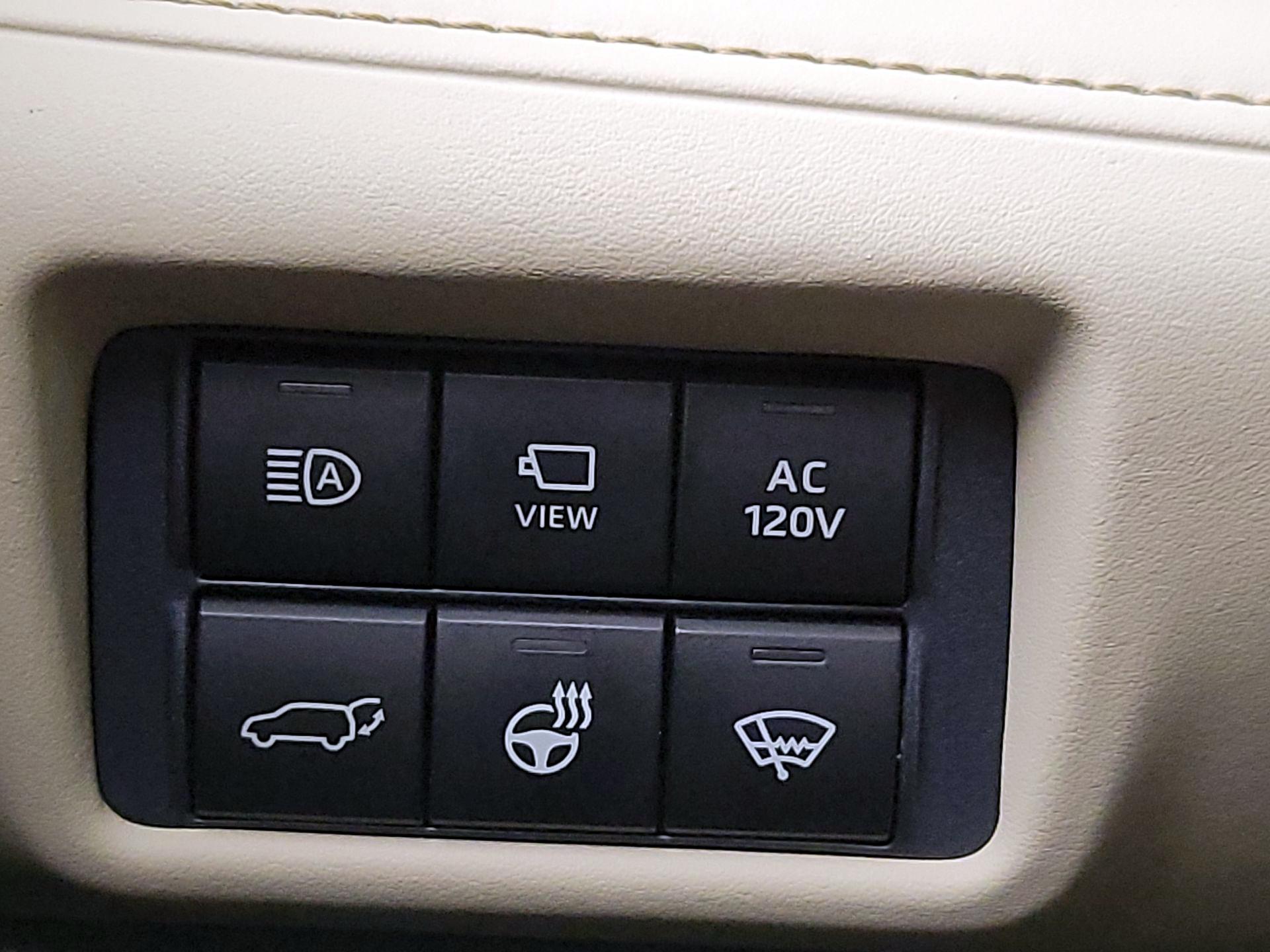 Thumbnail: 2021 Toyota Highlander - 13