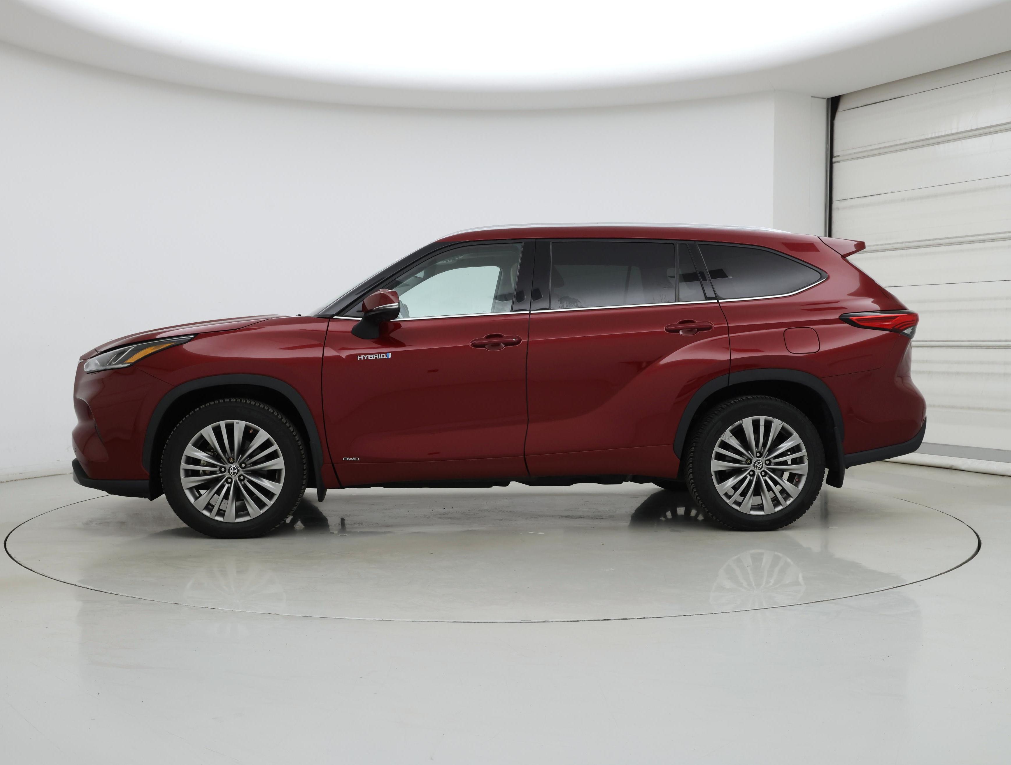 Thumbnail: 2021 Toyota Highlander - 3