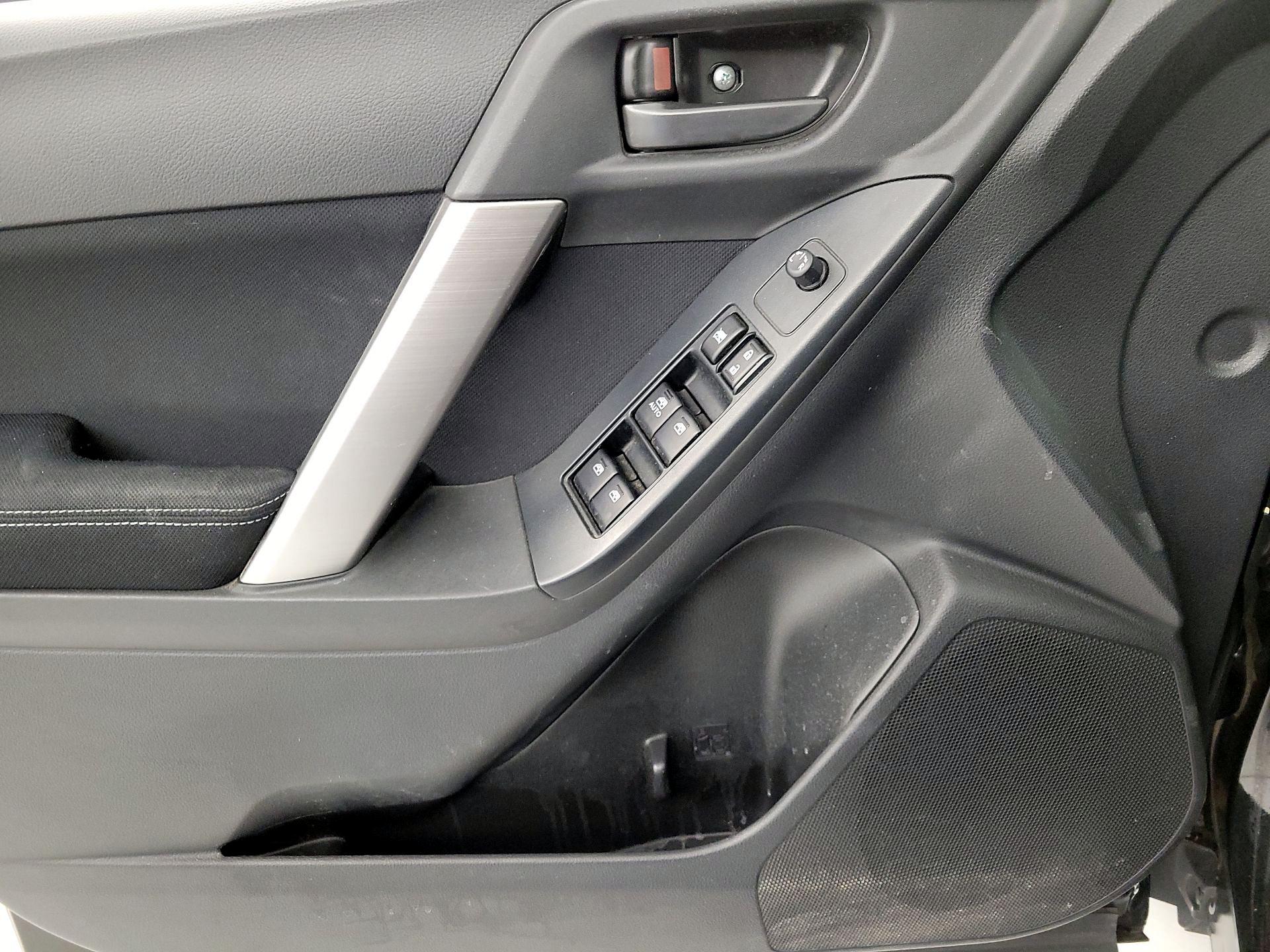 Thumbnail: 2015 Subaru Forester - 12