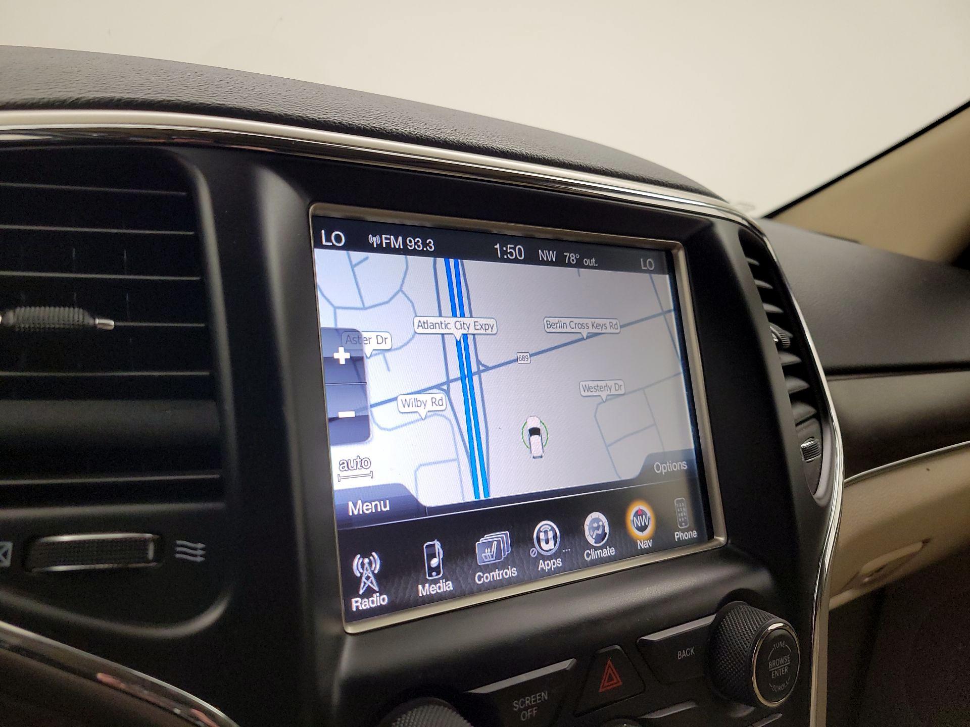 Thumbnail: 2016 Jeep Grand Cherokee - 14