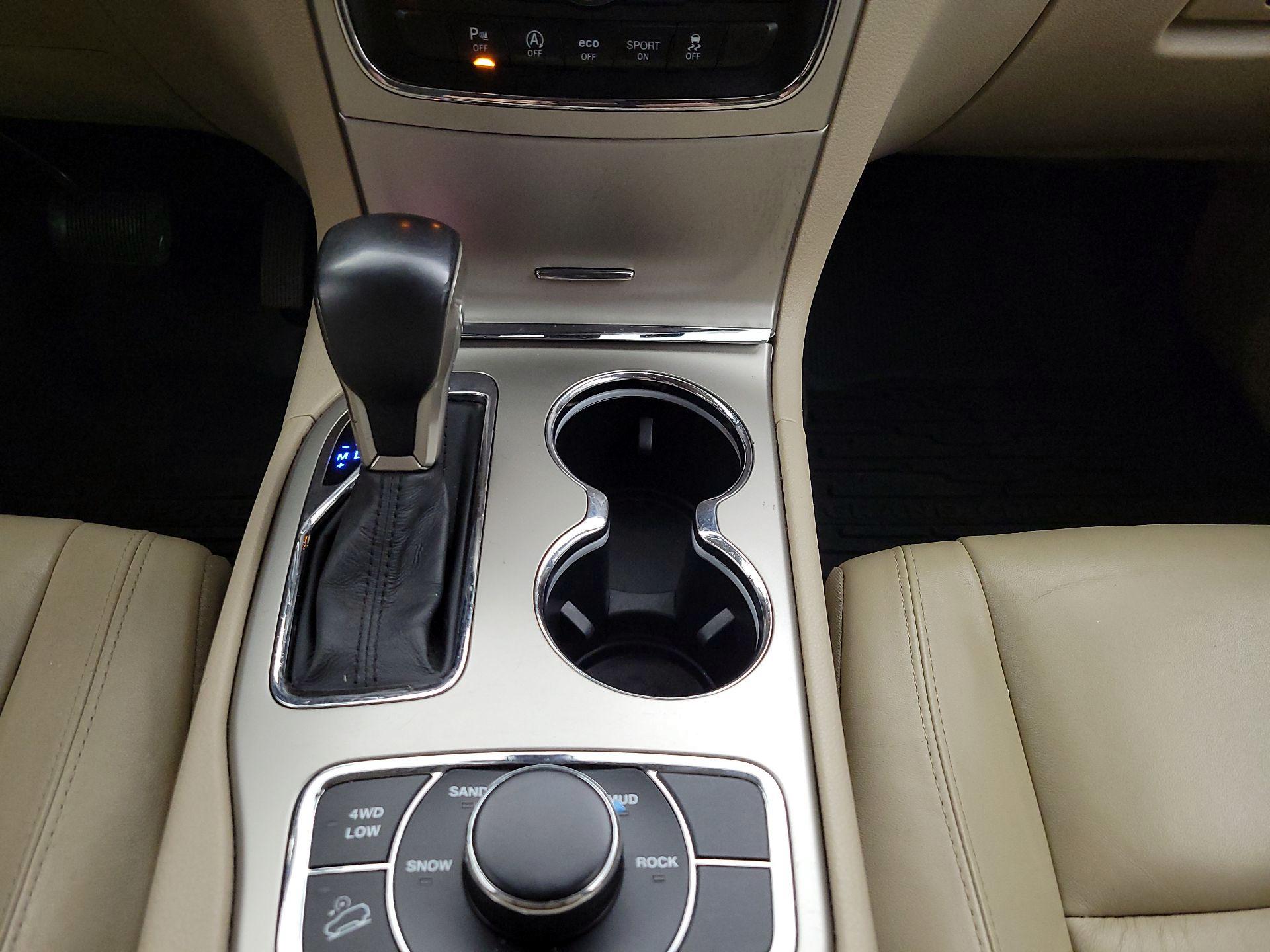 Thumbnail: 2016 Jeep Grand Cherokee - 18