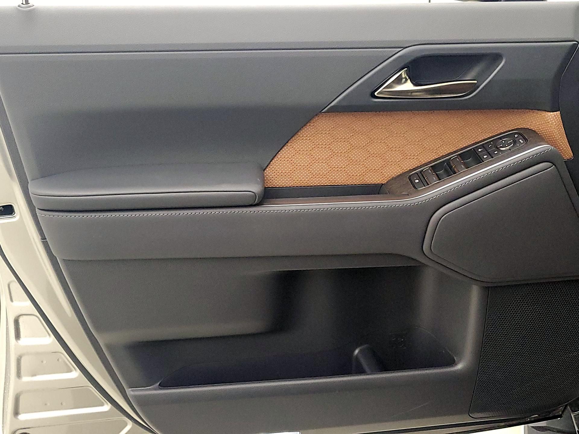 Thumbnail: 2025 Lexus GX - 12