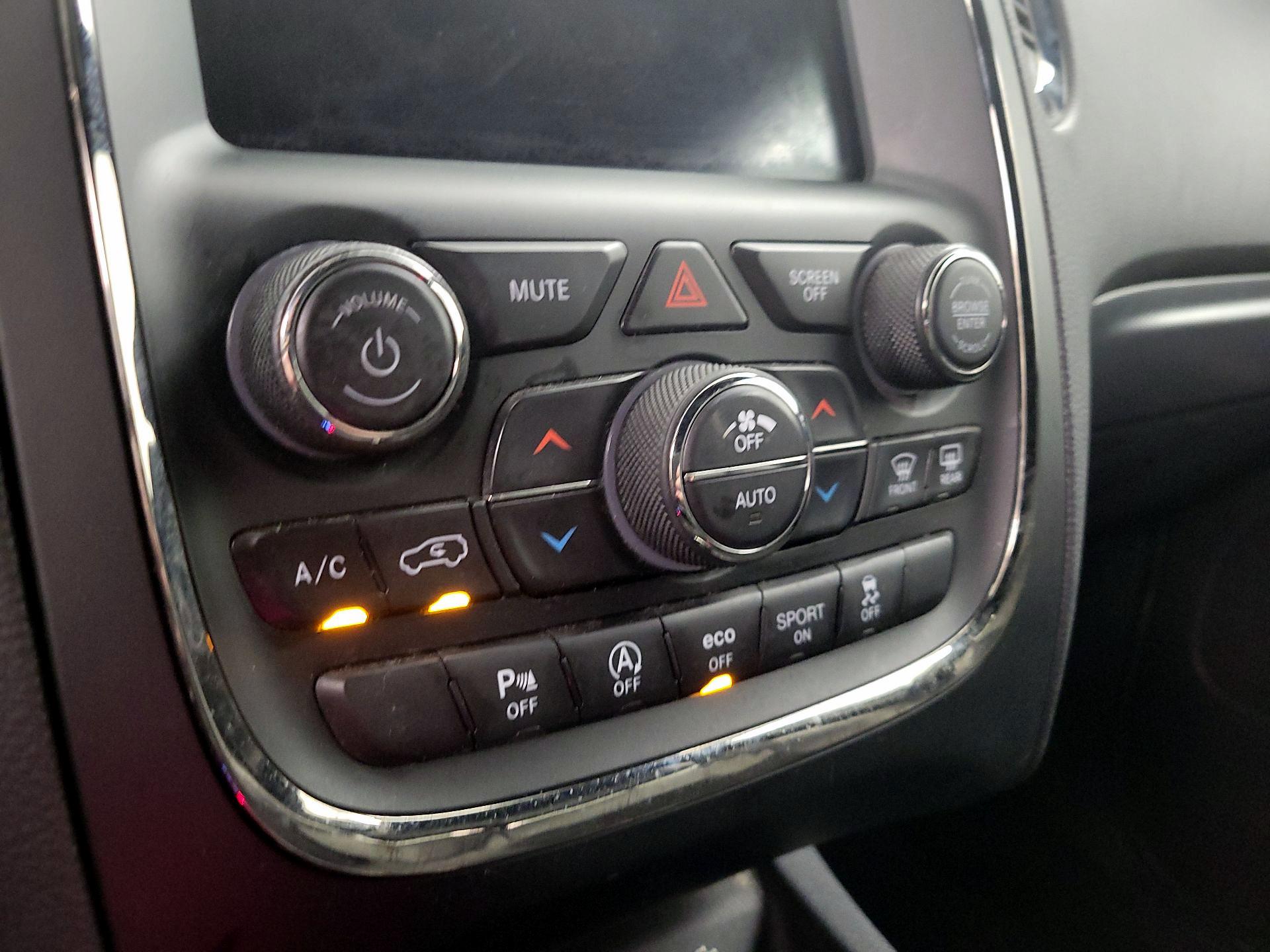 Thumbnail: 2018 Dodge Durango - 17