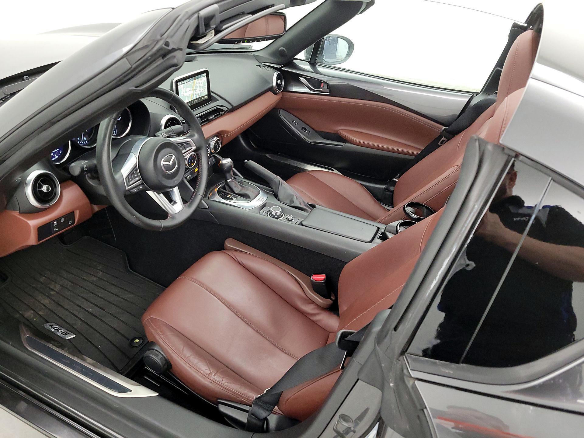 Thumbnail: 2017 Mazda MX-5 Miata - 11