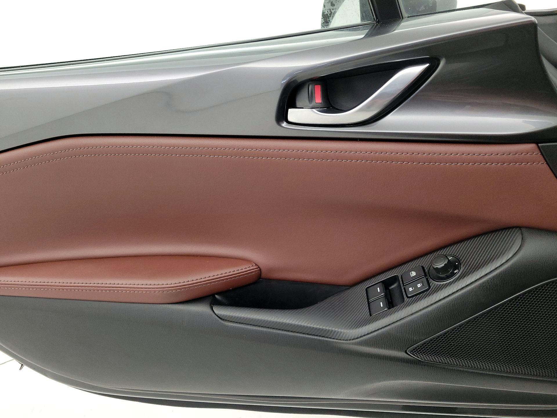 Thumbnail: 2017 Mazda MX-5 Miata - 12