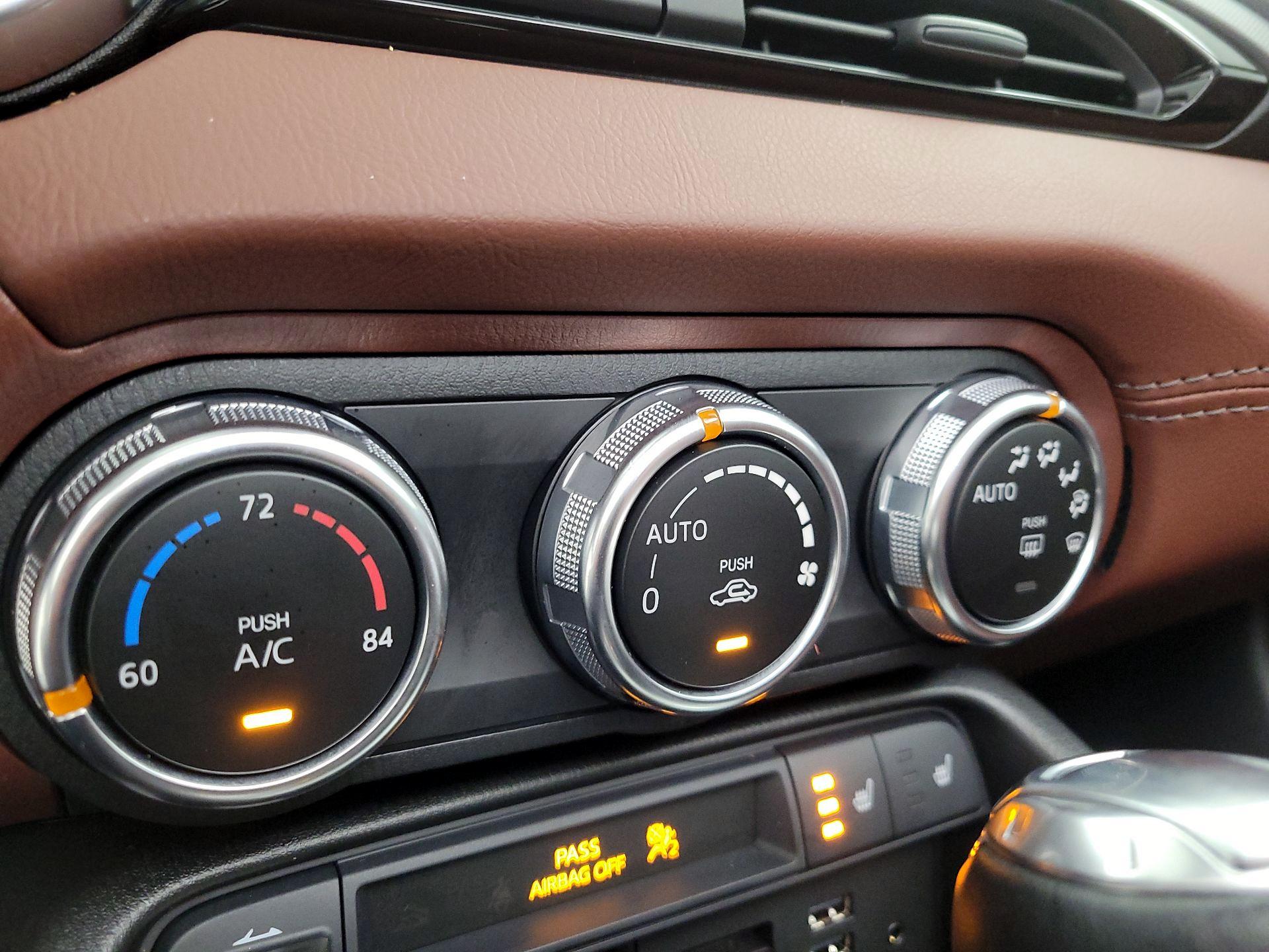 Thumbnail: 2017 Mazda MX-5 Miata - 13