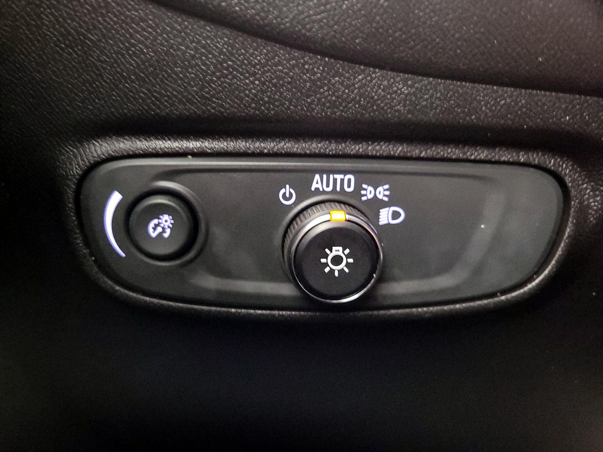 Thumbnail: 2019 Chevrolet Equinox - 13