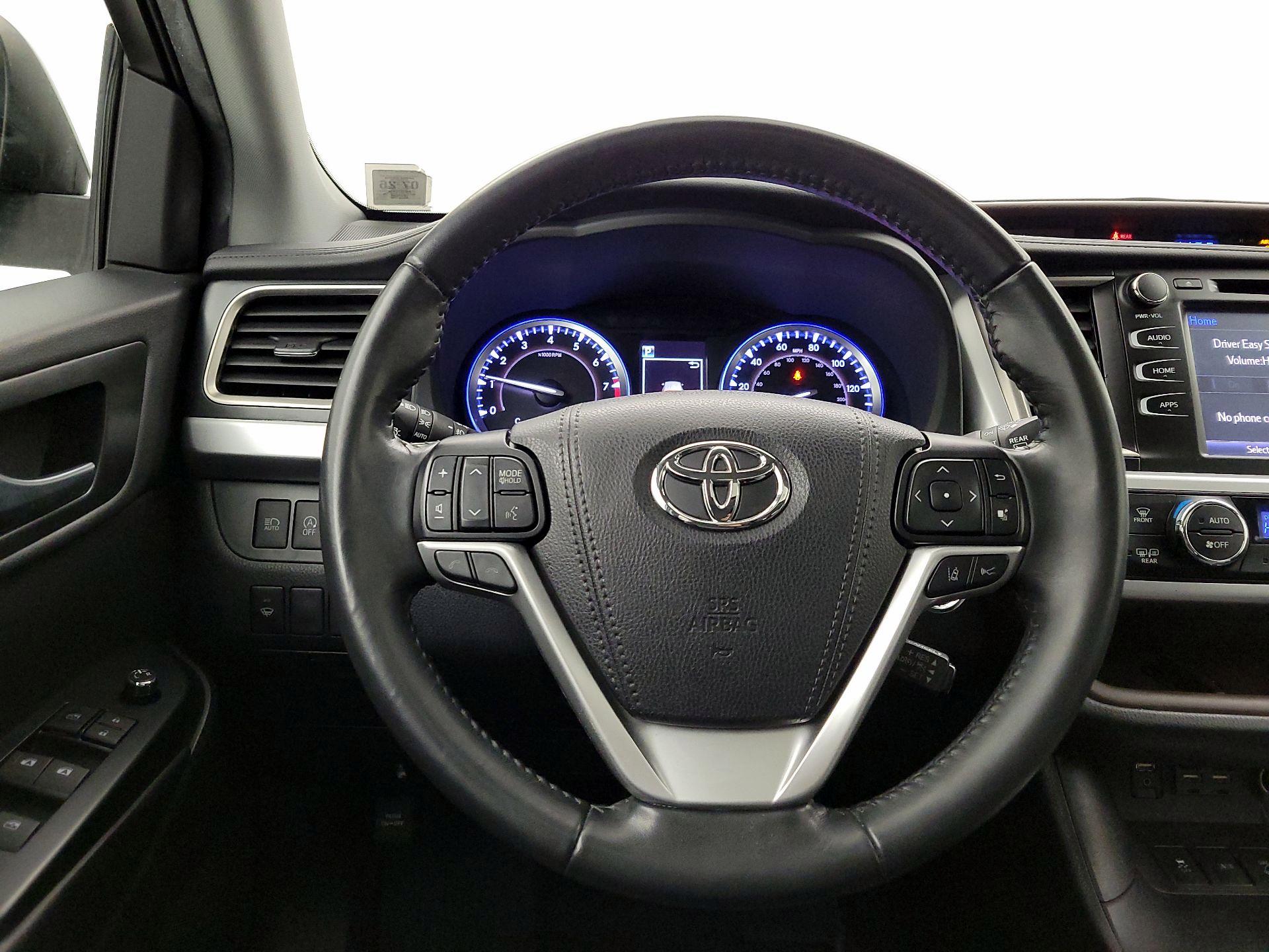 Thumbnail: 2019 Toyota Highlander - 10