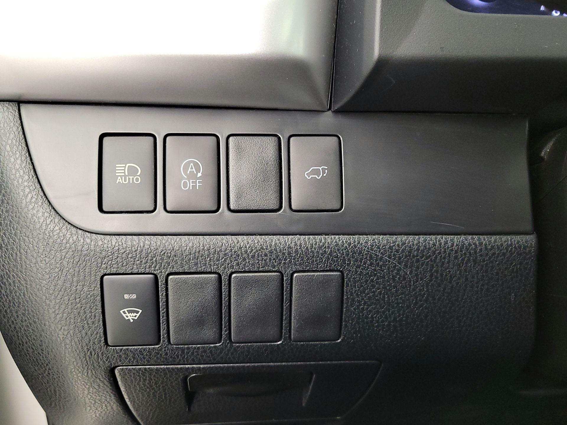 Thumbnail: 2019 Toyota Highlander - 13