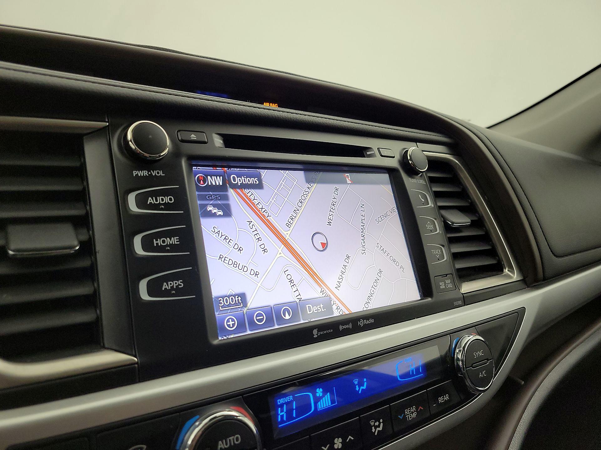 Thumbnail: 2019 Toyota Highlander - 14