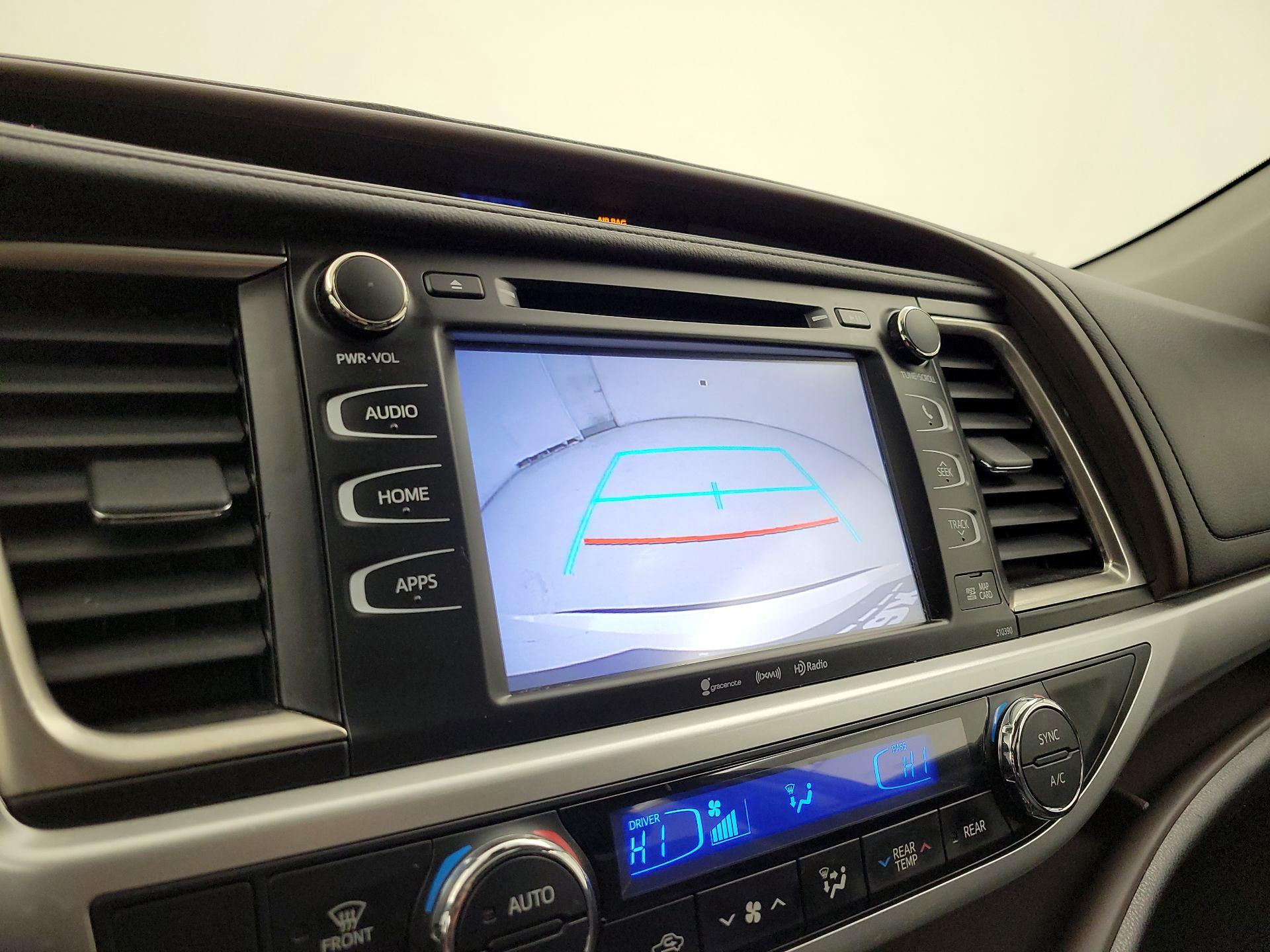 Thumbnail: 2019 Toyota Highlander - 15