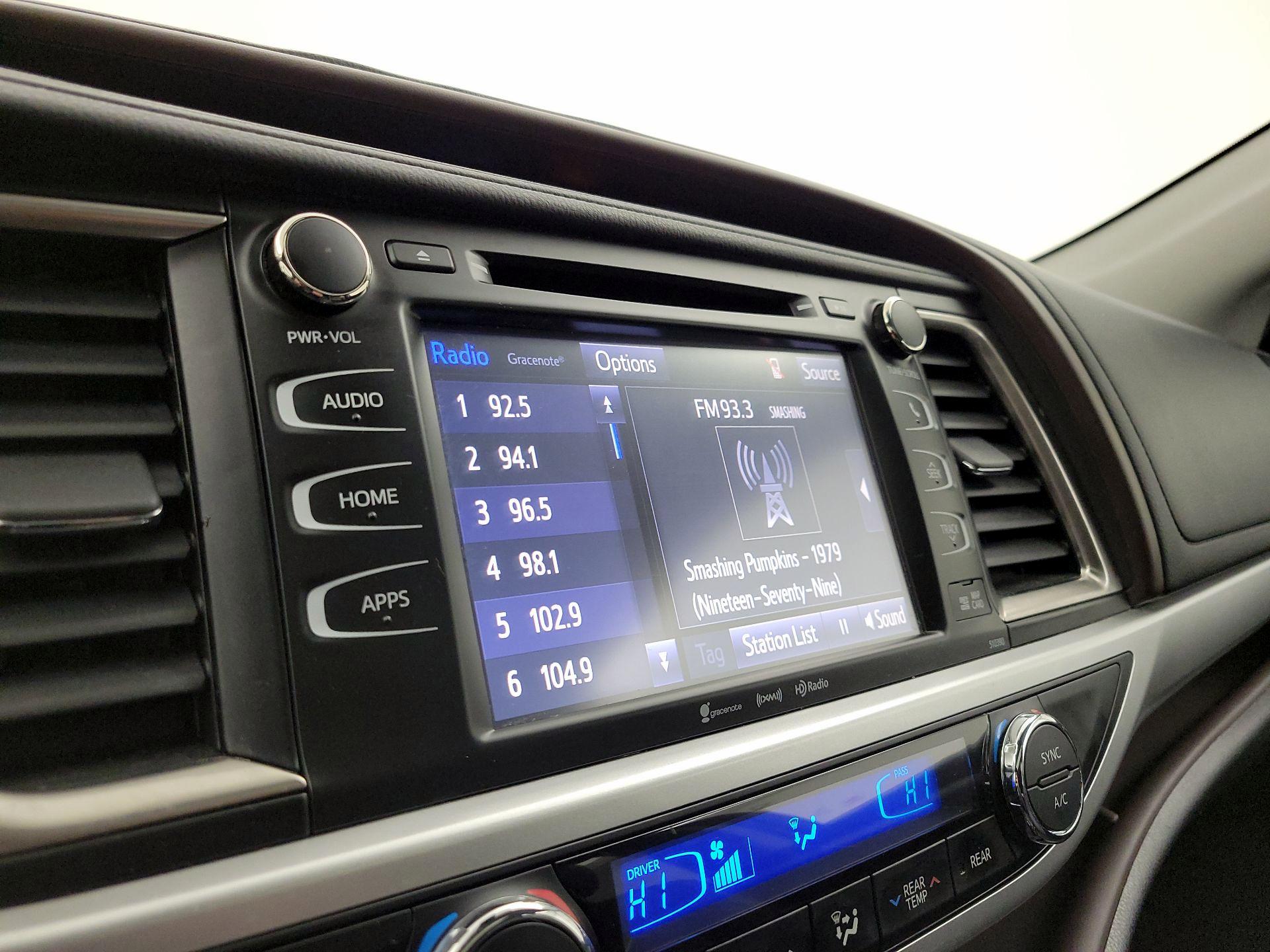 Thumbnail: 2019 Toyota Highlander - 16