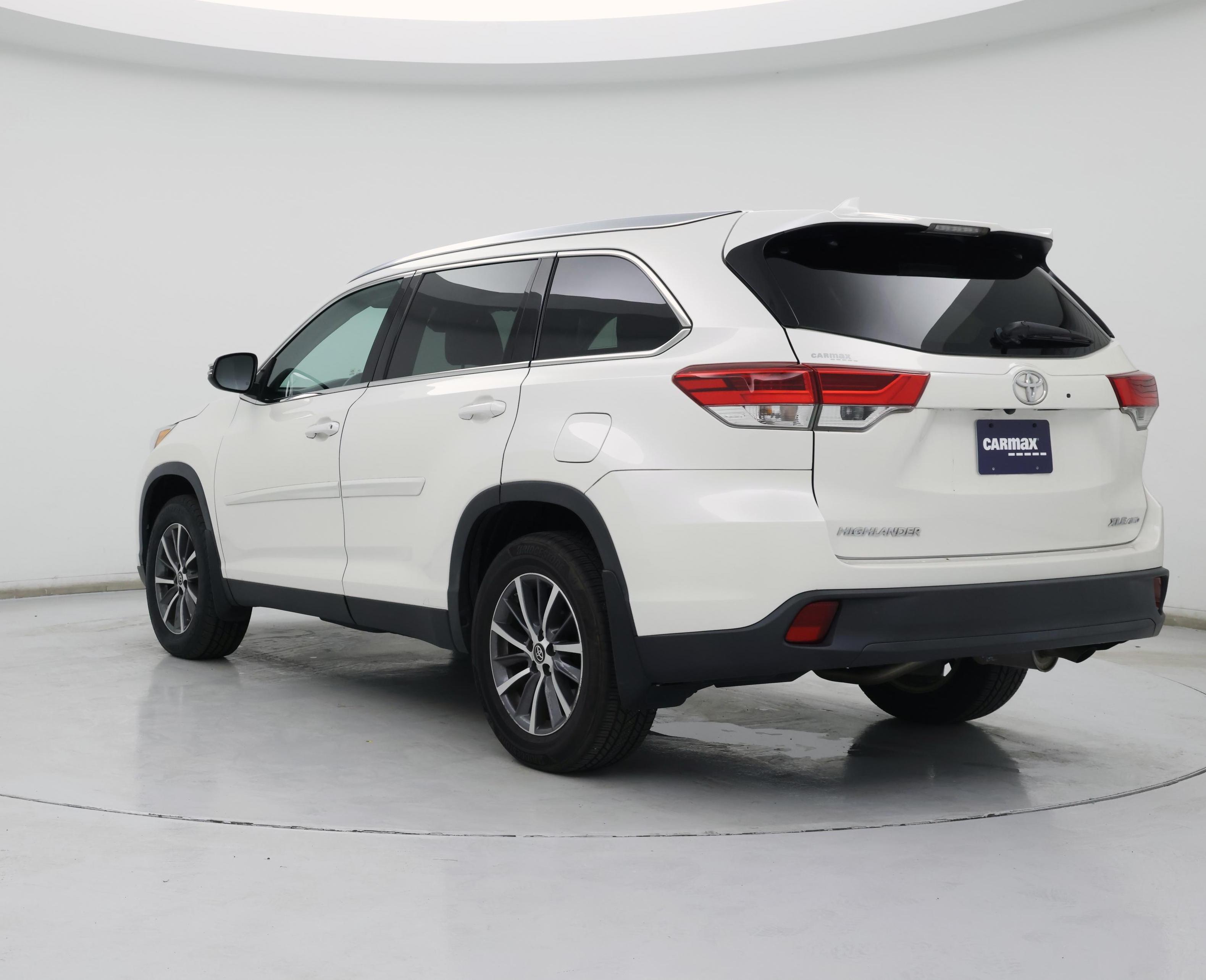 Thumbnail: 2019 Toyota Highlander - 2