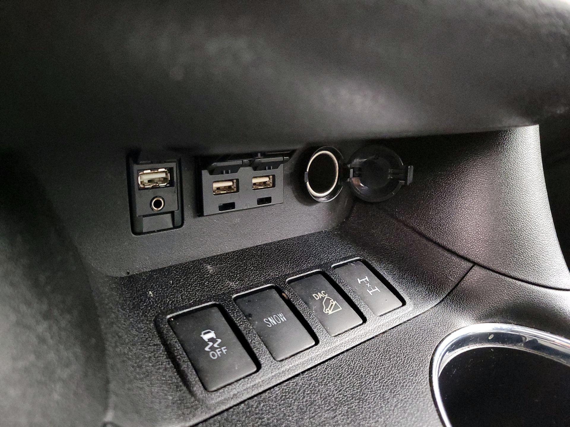 Thumbnail: 2019 Toyota Highlander - 19