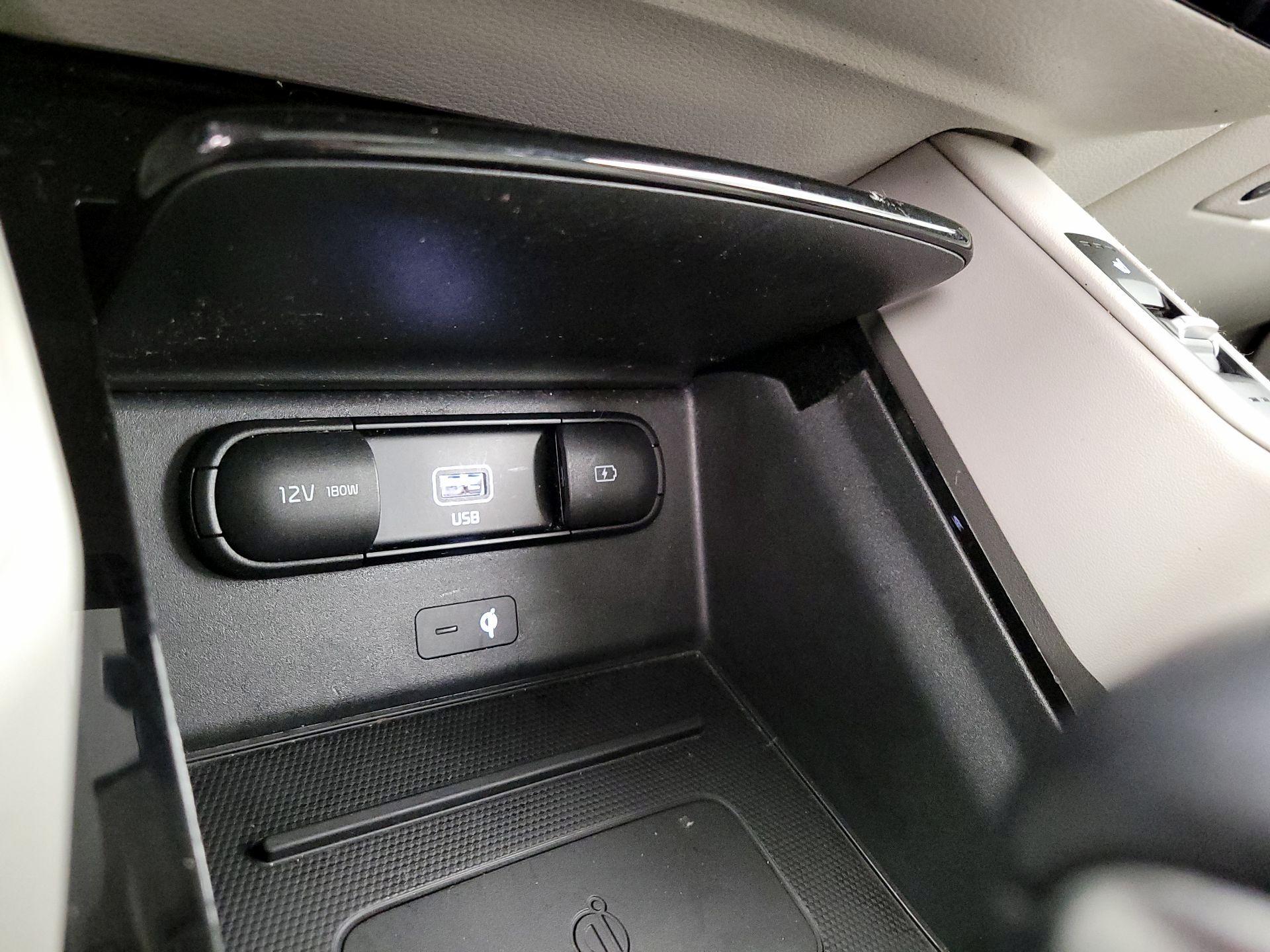 Thumbnail: 2020 Kia Telluride - 19