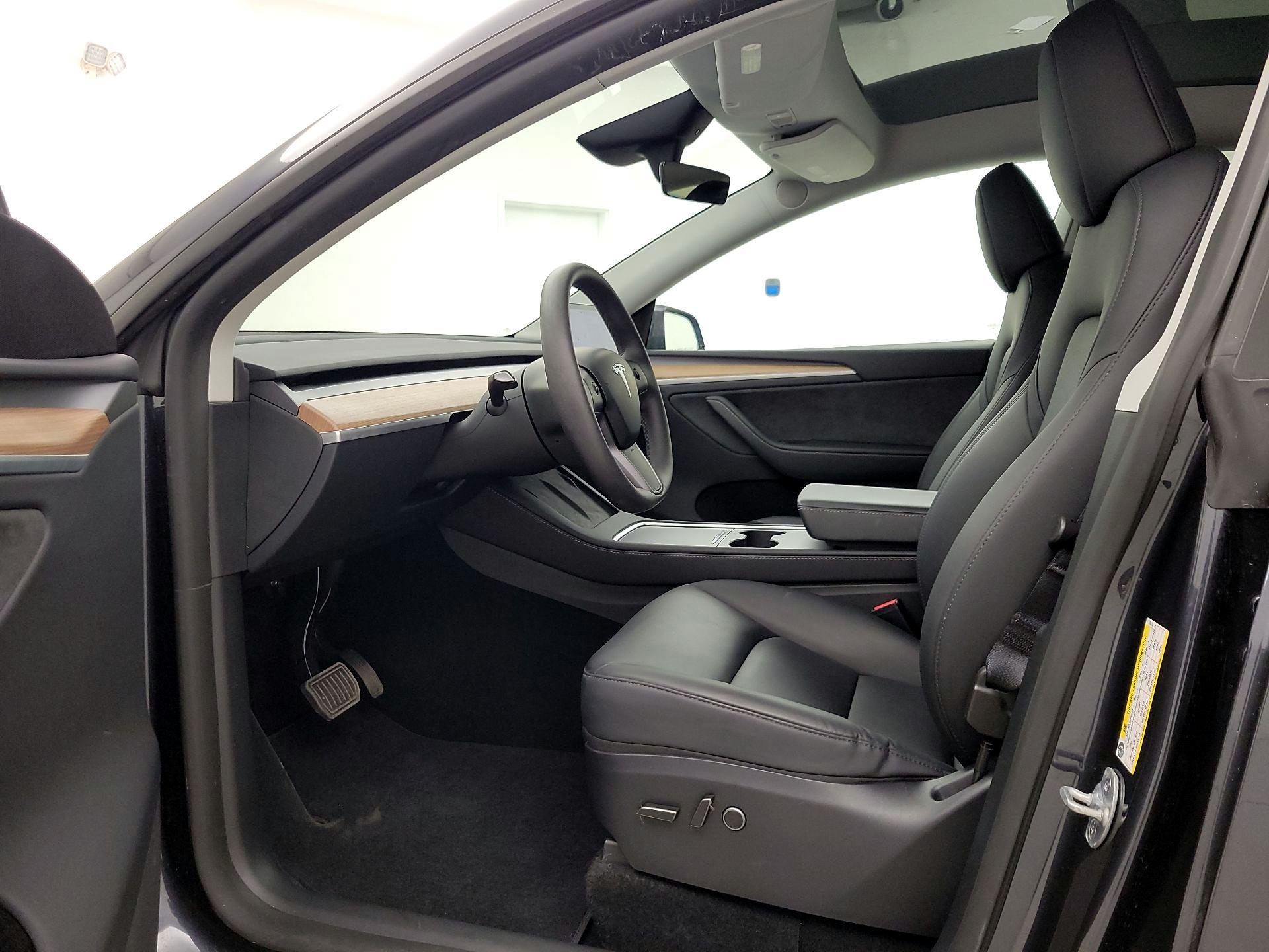 Thumbnail: 2025 Tesla Model Y - 11