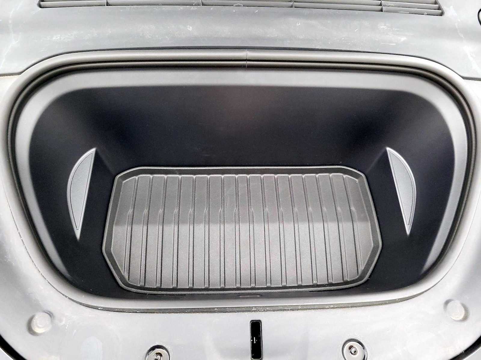 2025 Tesla Model Y Long Range - Photo 22
