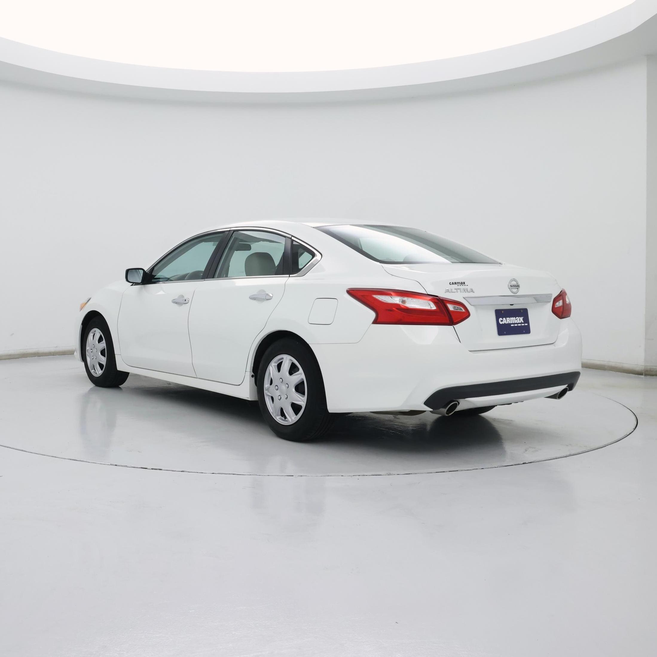 Thumbnail: 2016 Nissan Altima - 2