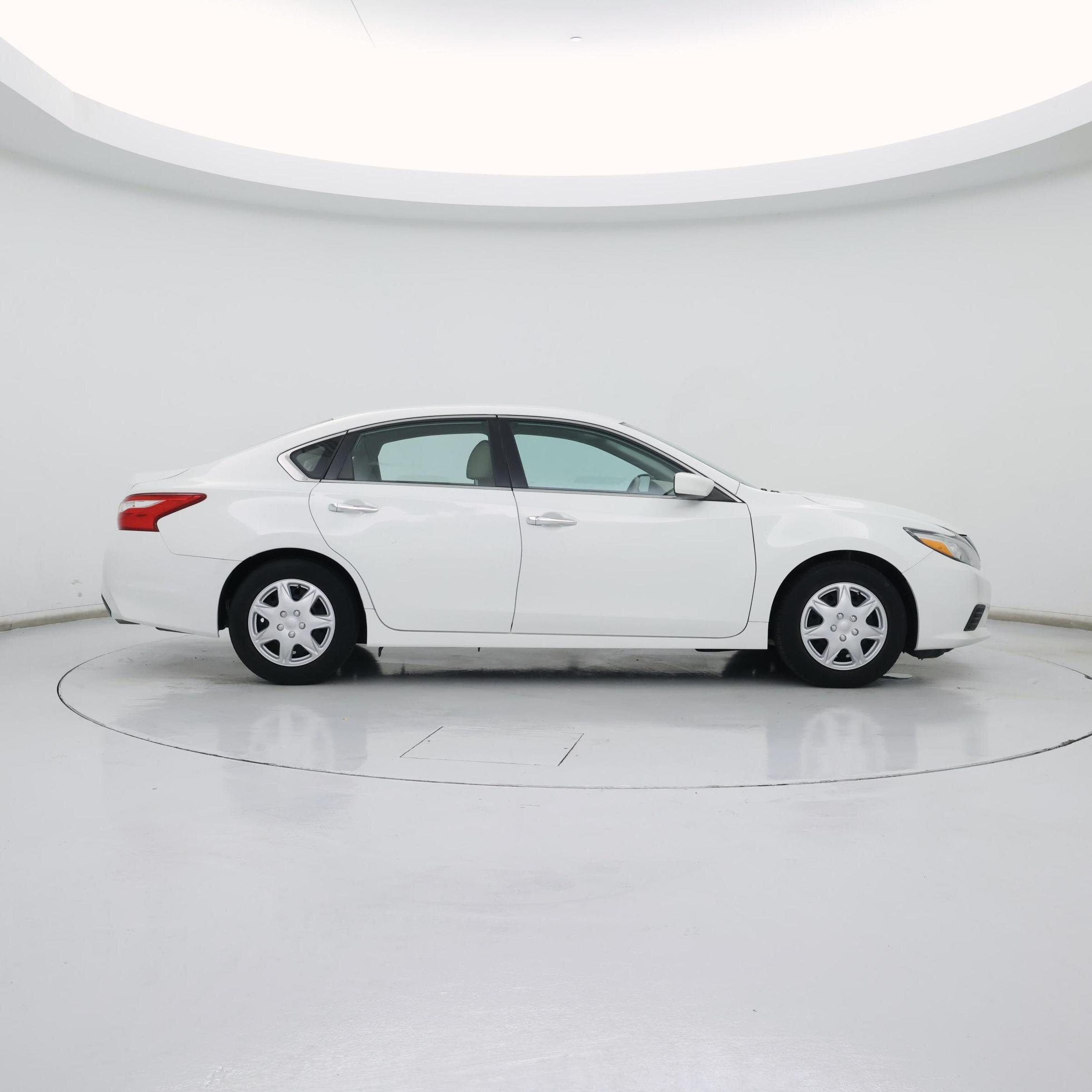 Thumbnail: 2016 Nissan Altima - 7