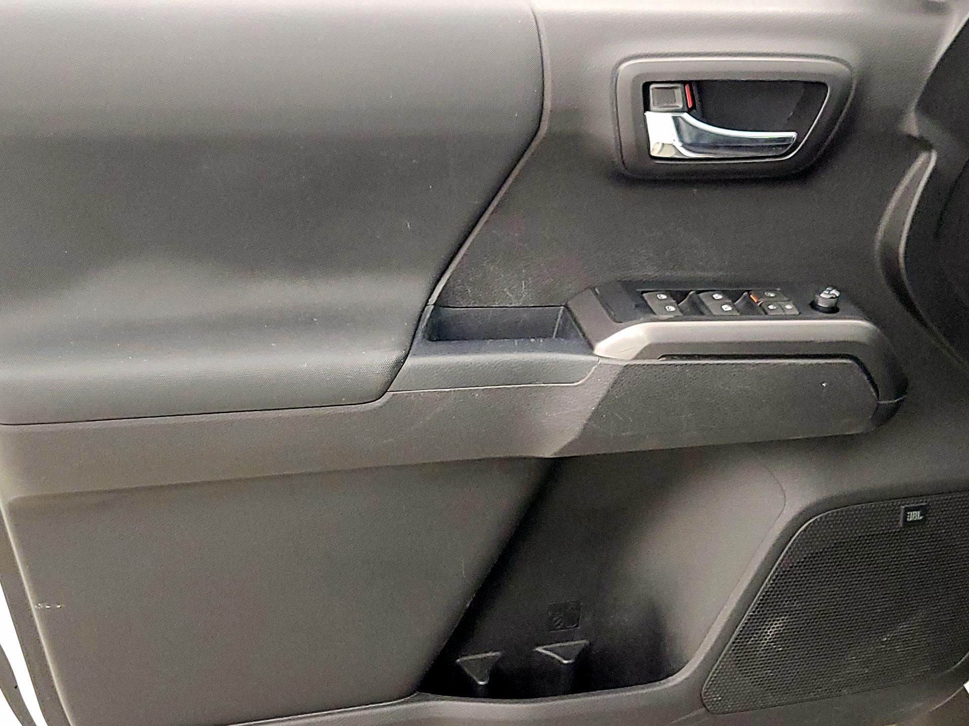 Thumbnail: 2021 Toyota Tacoma - 12