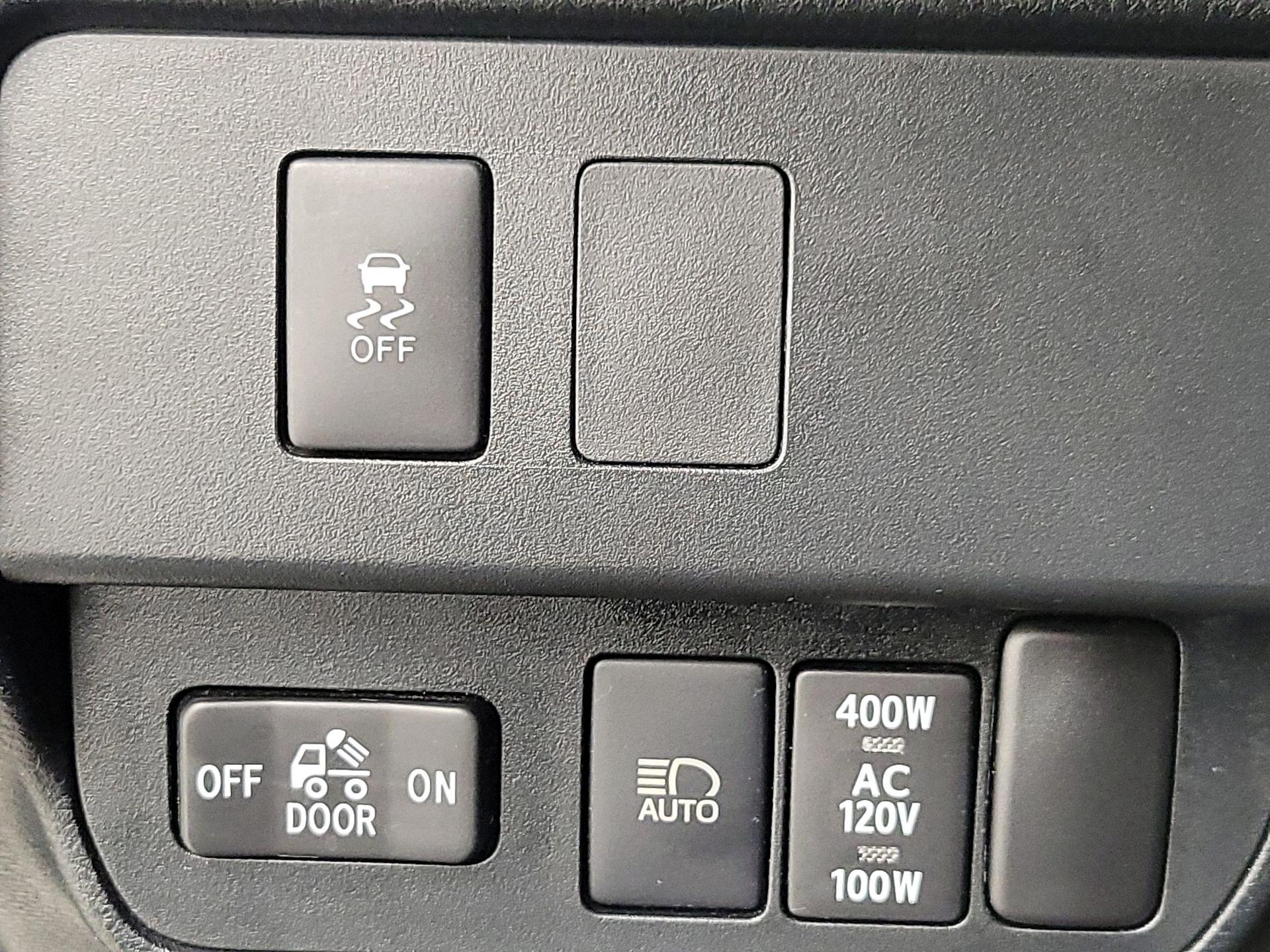 Thumbnail: 2021 Toyota Tacoma - 13