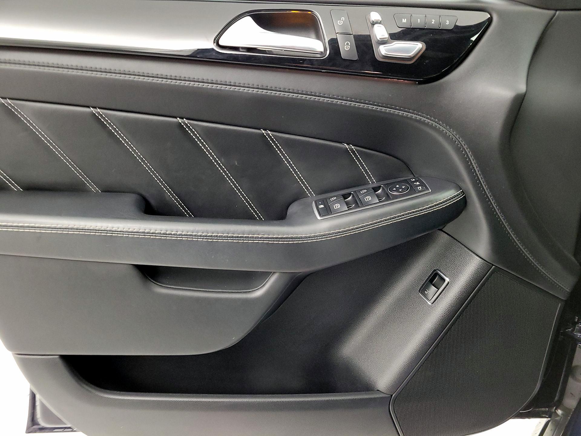 Thumbnail: 2019 Mercedes-Benz GL-Class - 12