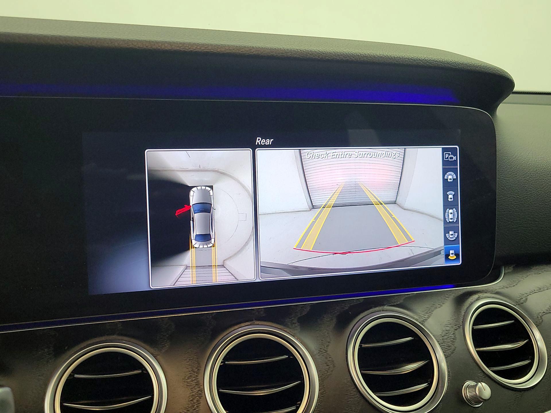 Thumbnail: 2020 Mercedes-Benz E-Class - 15