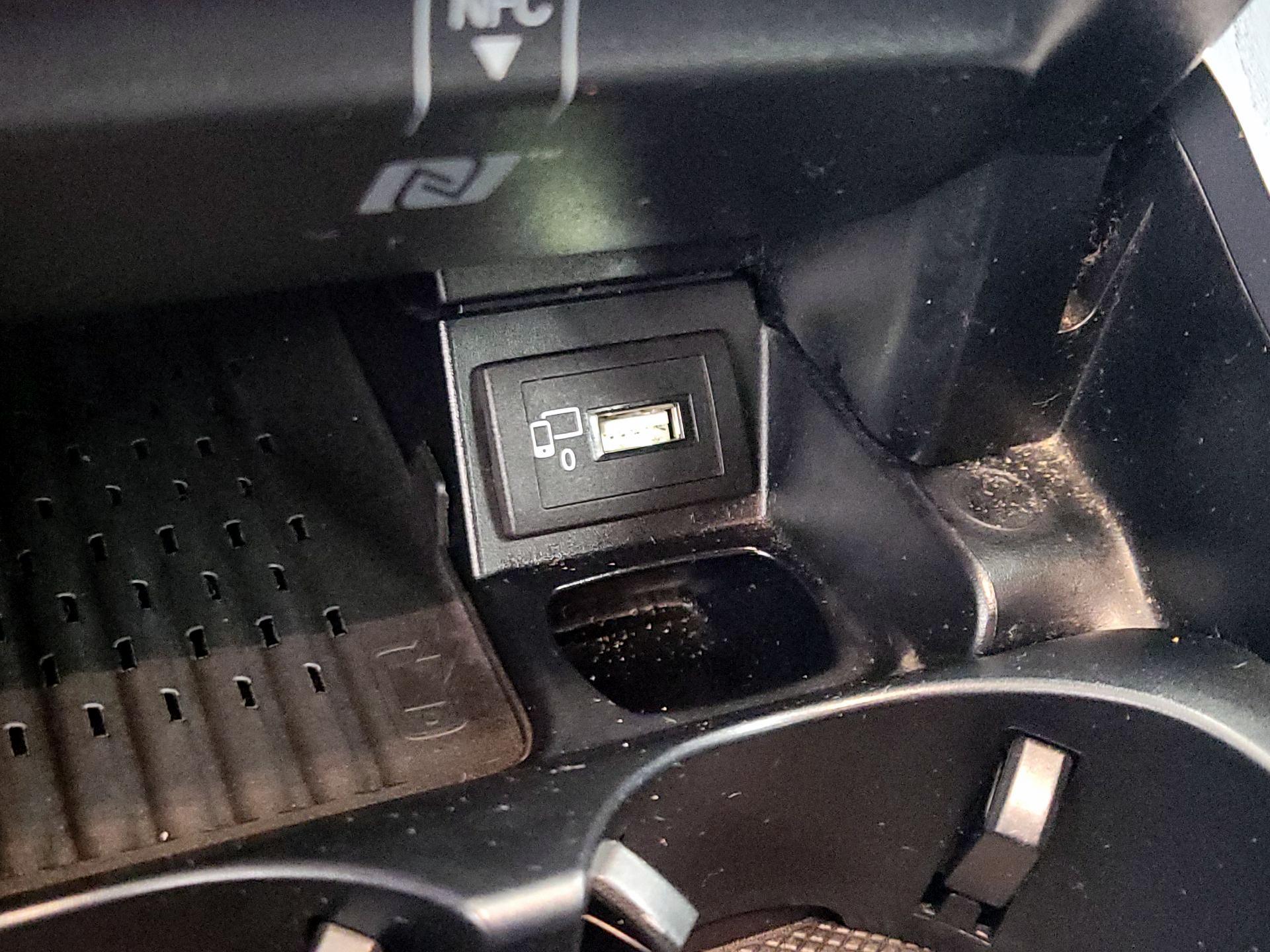 Thumbnail: 2020 Mercedes-Benz E-Class - 19