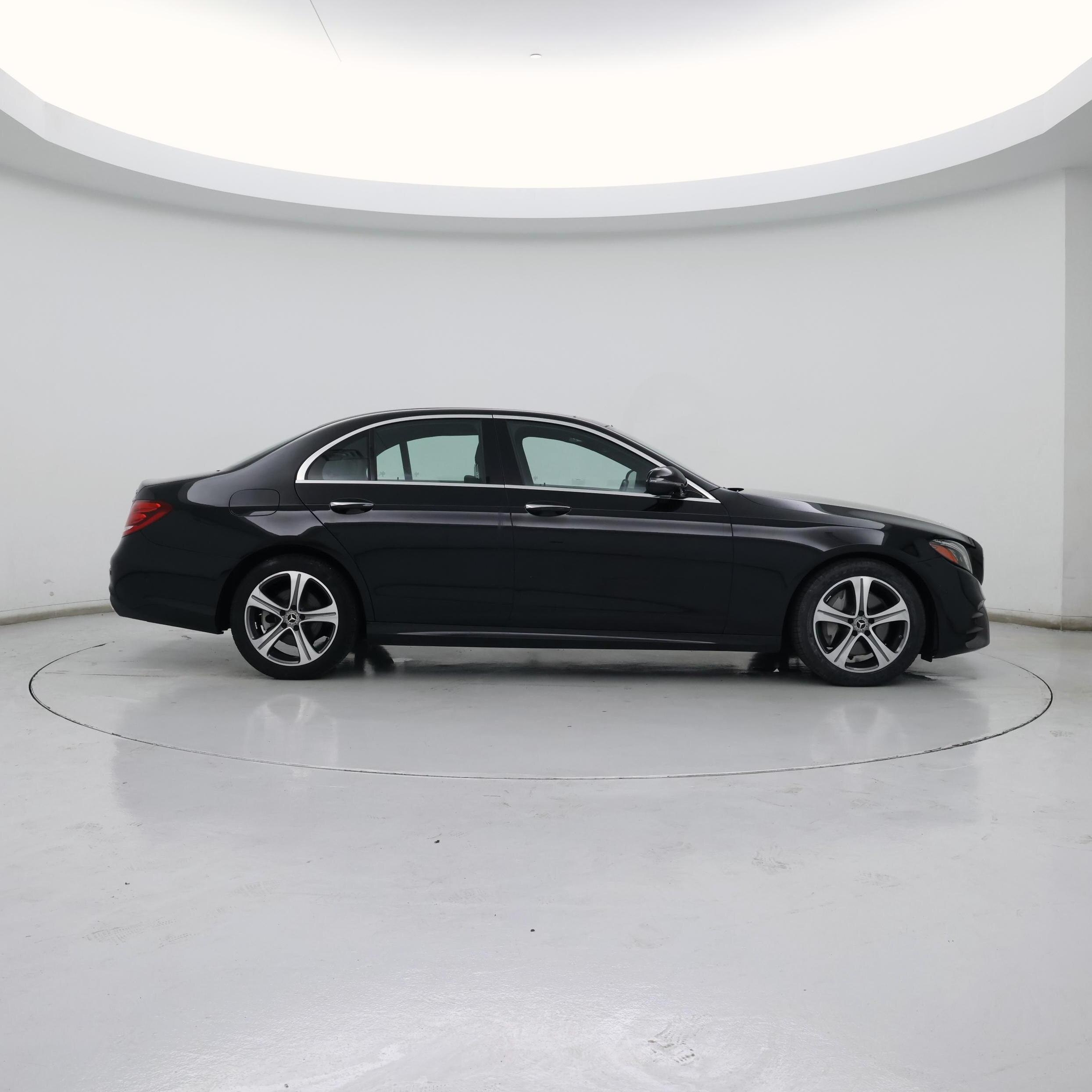 Thumbnail: 2020 Mercedes-Benz E-Class - 7