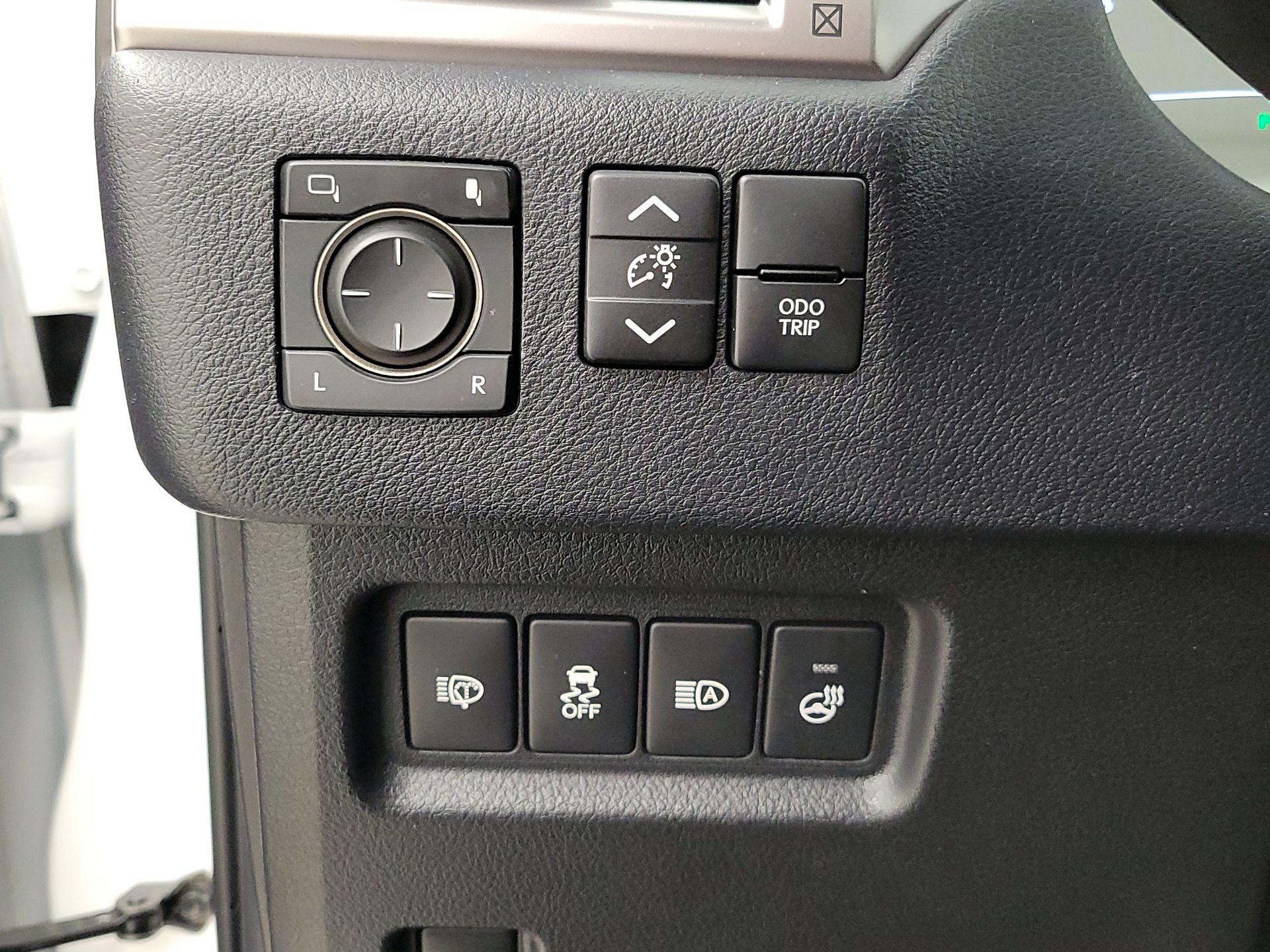 Thumbnail: 2023 Lexus GX - 13