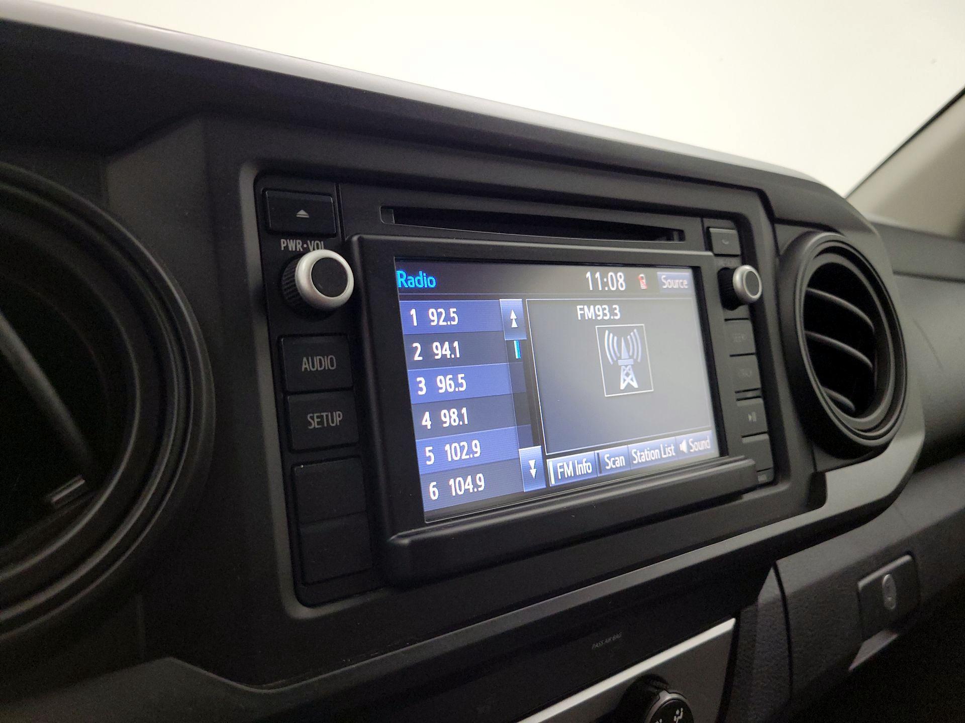 Thumbnail: 2019 Toyota Tacoma - 15