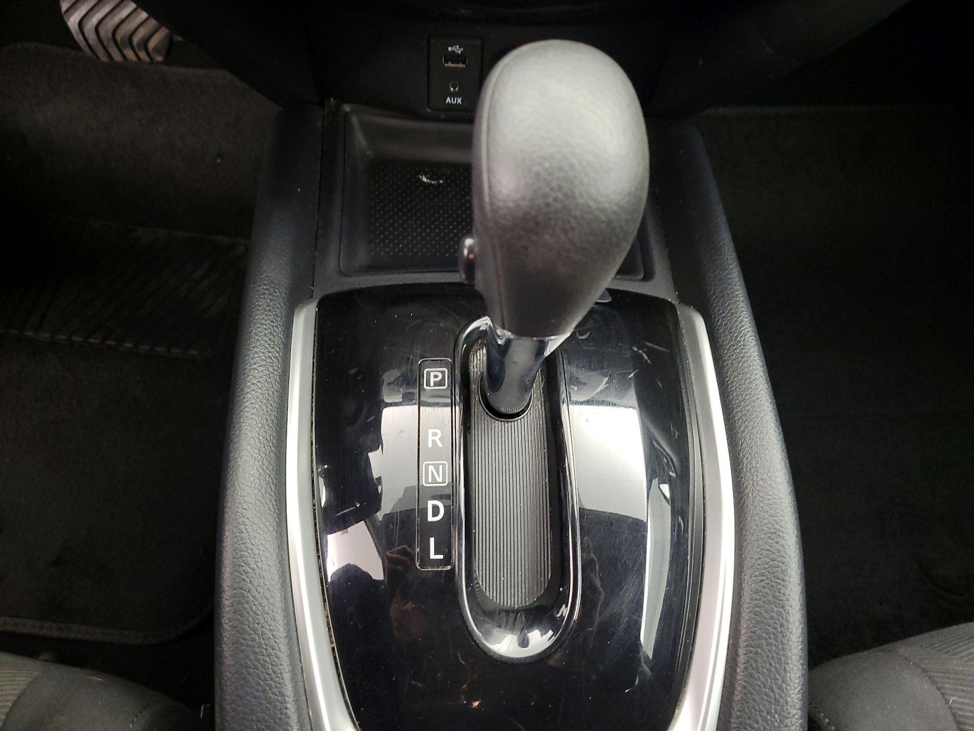 Thumbnail: 2016 Nissan Rogue - 17