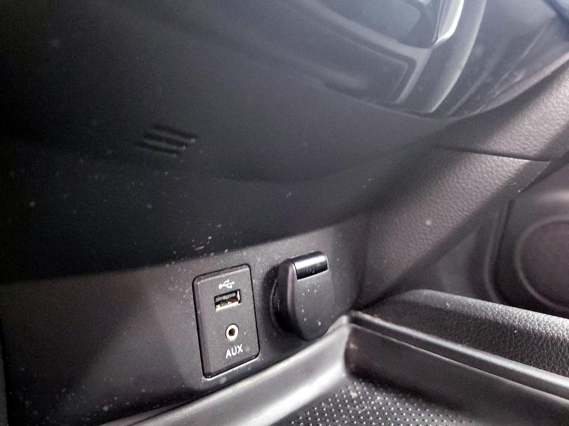 Thumbnail: 2016 Nissan Rogue - 18