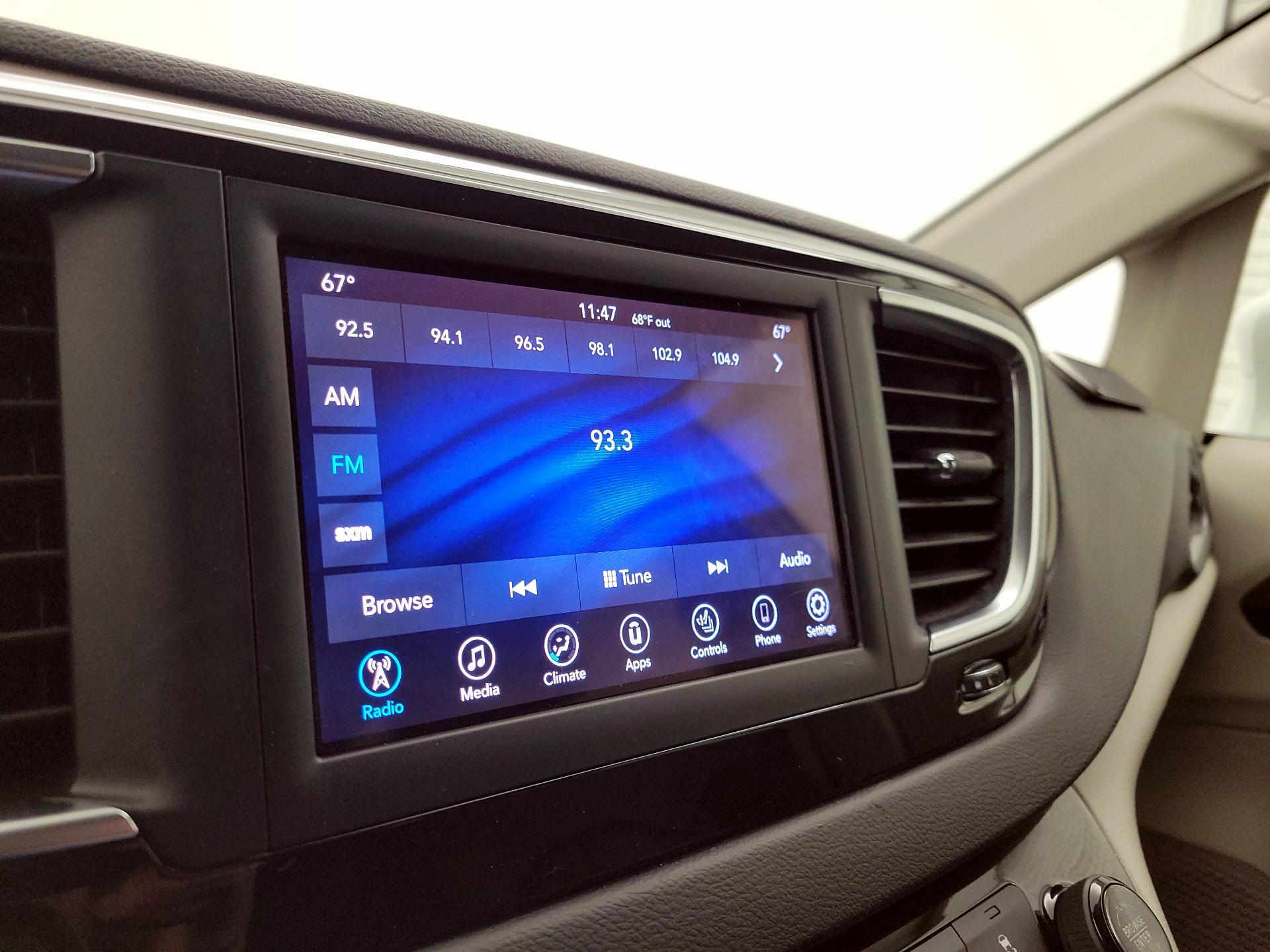 Thumbnail: 2018 Chrysler Pacifica - 15