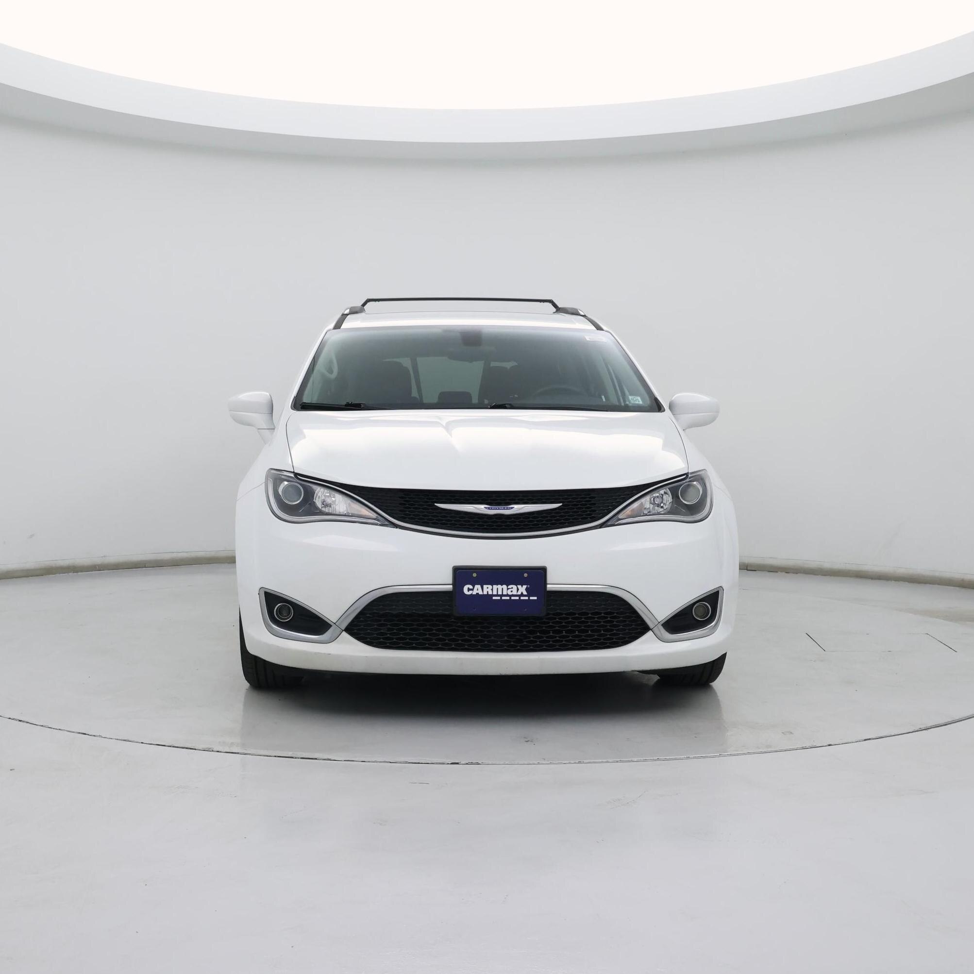 Thumbnail: 2018 Chrysler Pacifica - 5