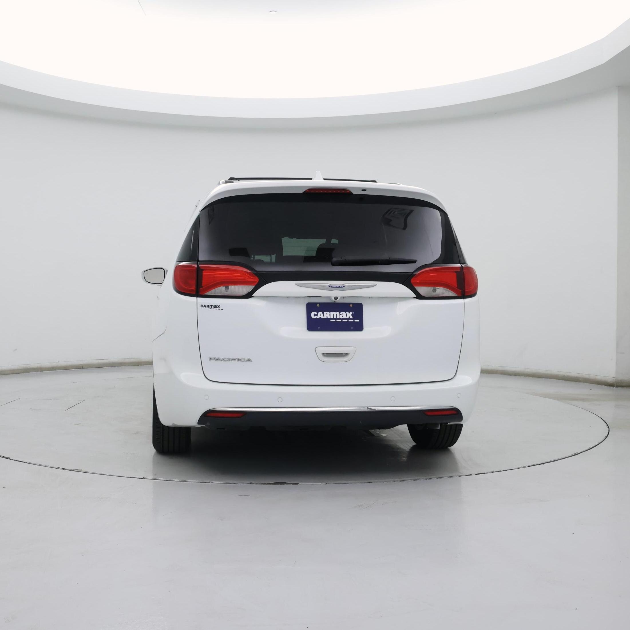 Thumbnail: 2018 Chrysler Pacifica - 6