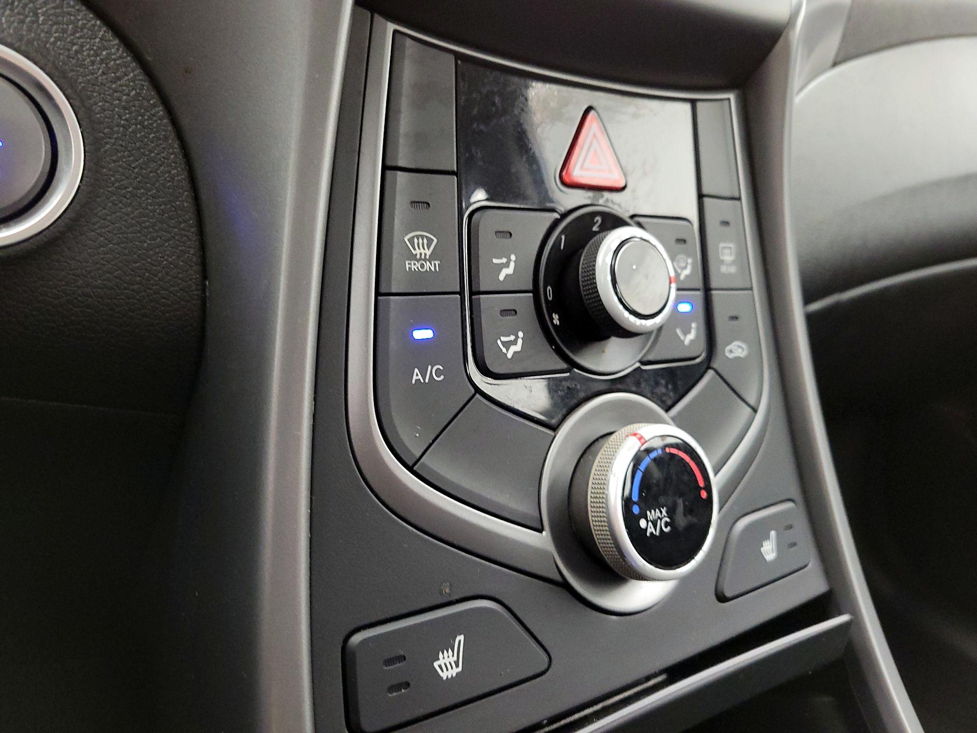 Thumbnail: 2016 Hyundai Elantra - 16