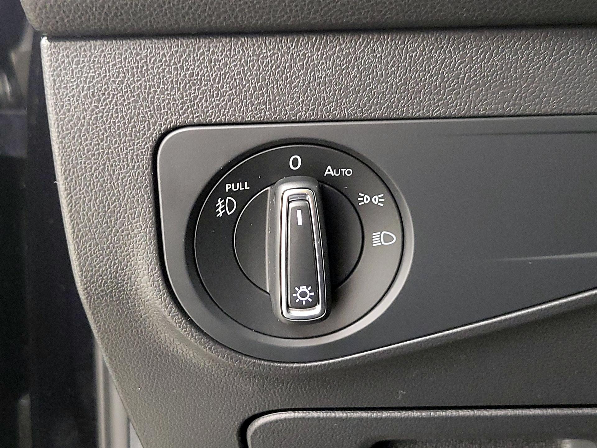 Thumbnail: 2021 Volkswagen Tiguan - 13